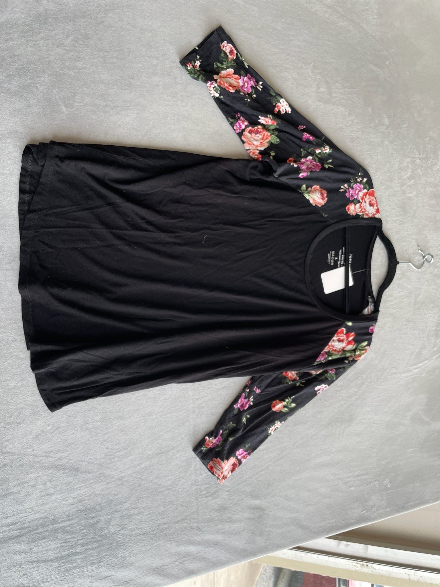 Torrid Black Floral Sleeve Rayon Blend Knit Top Size Size 1