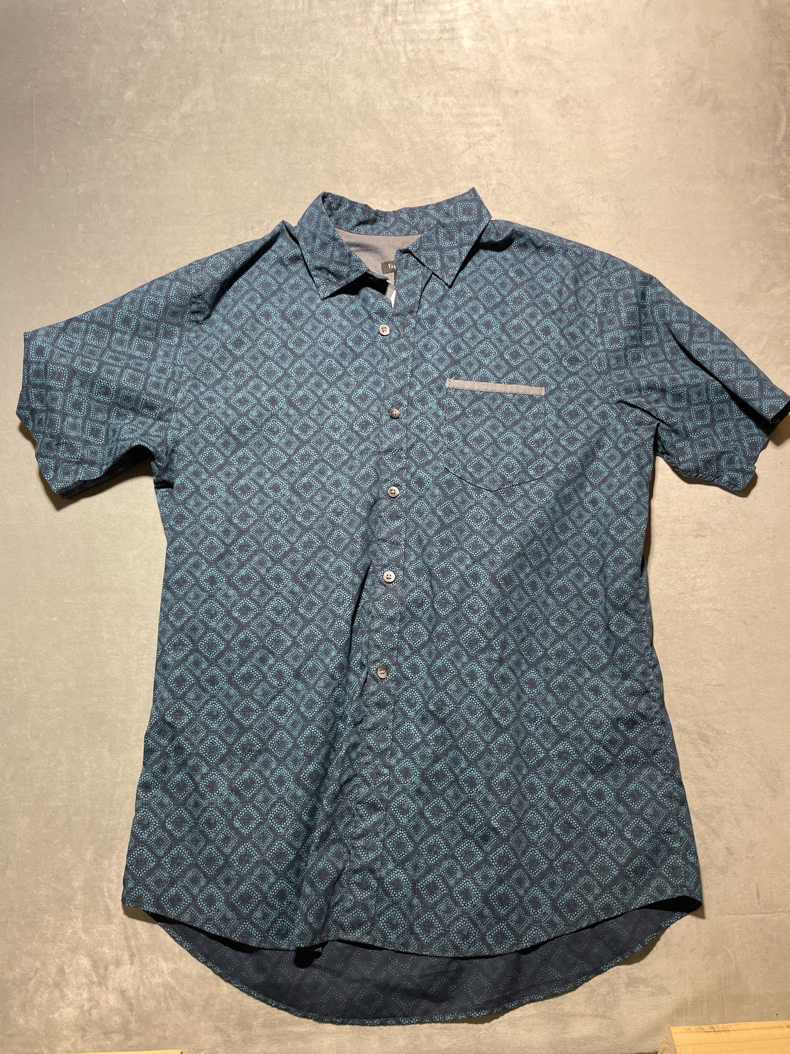 Van Heusen Navy Teal Geometric Print Cotton Blend Short Sleeve Button-Up Shirt Size M (15-15½)