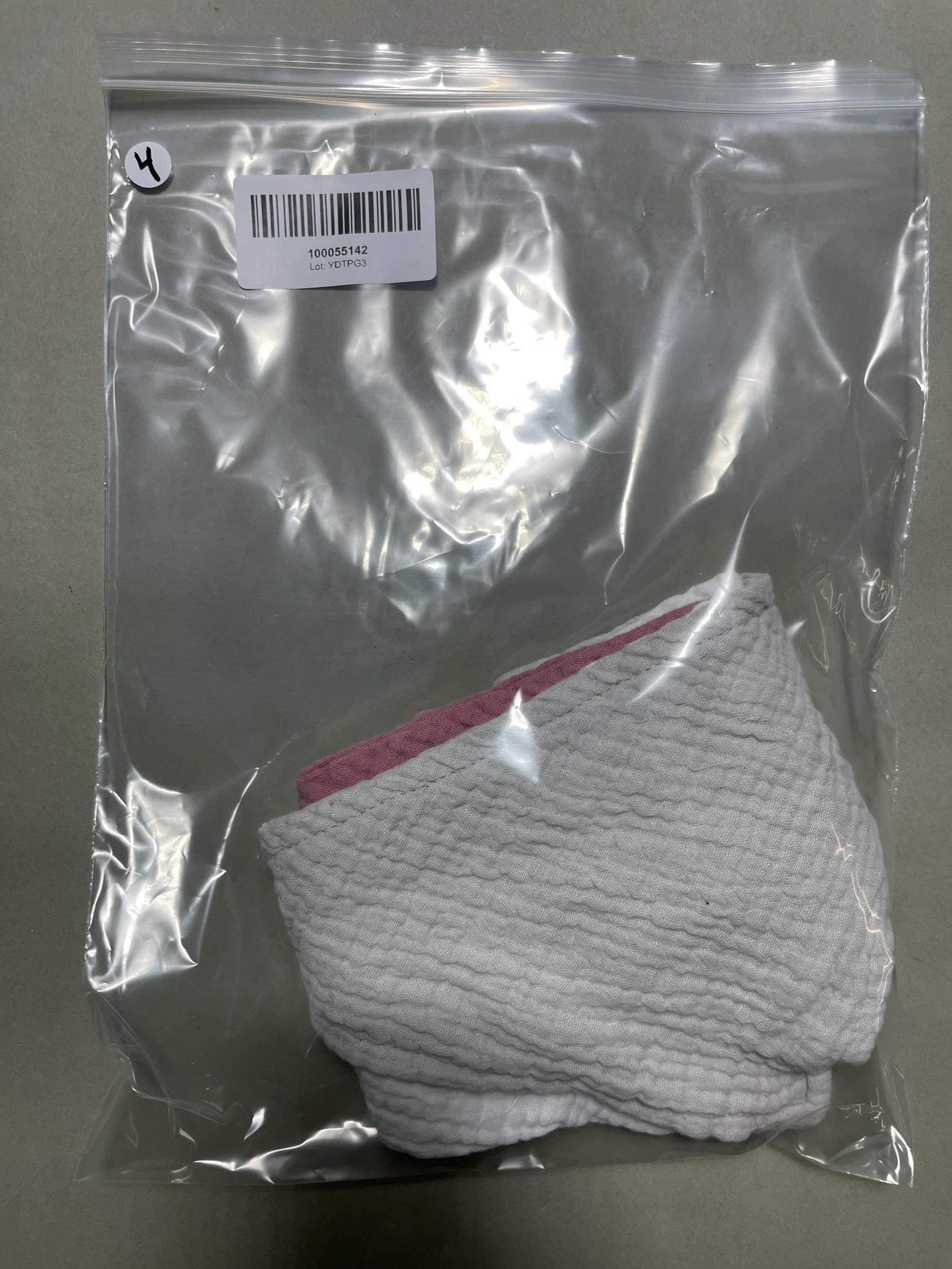 White Burp Cloth Set