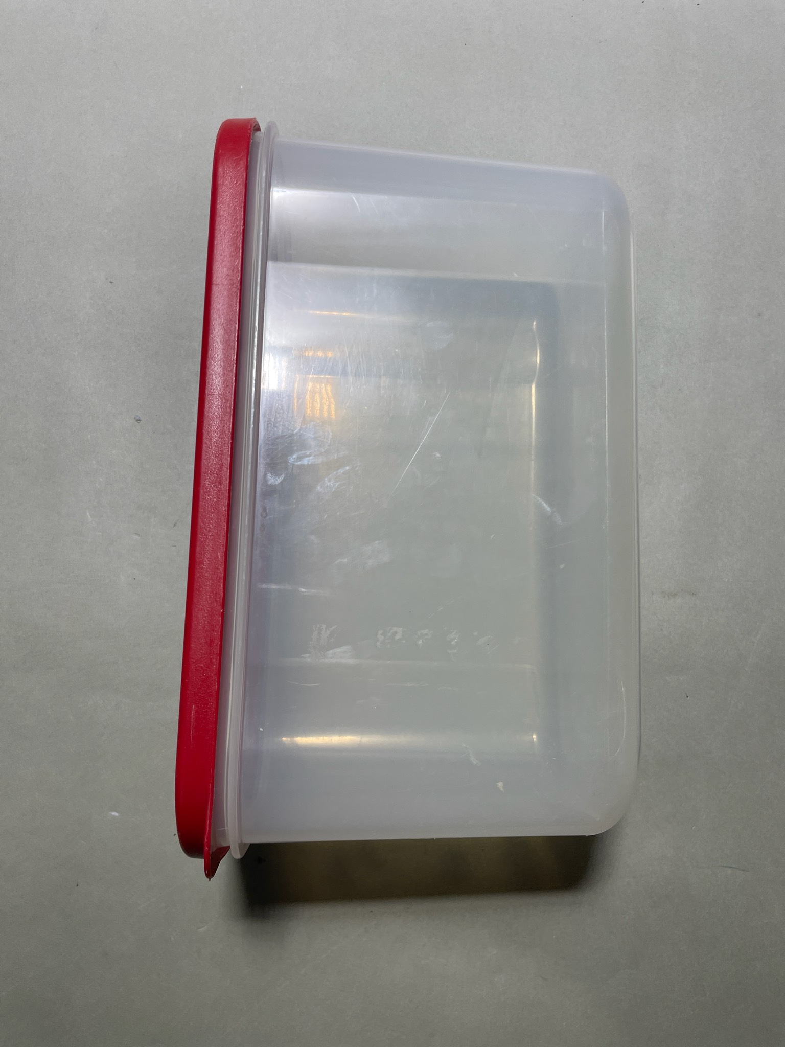 Rubbermaid Red Translucent Rectangular Food Storage Container Size 2L