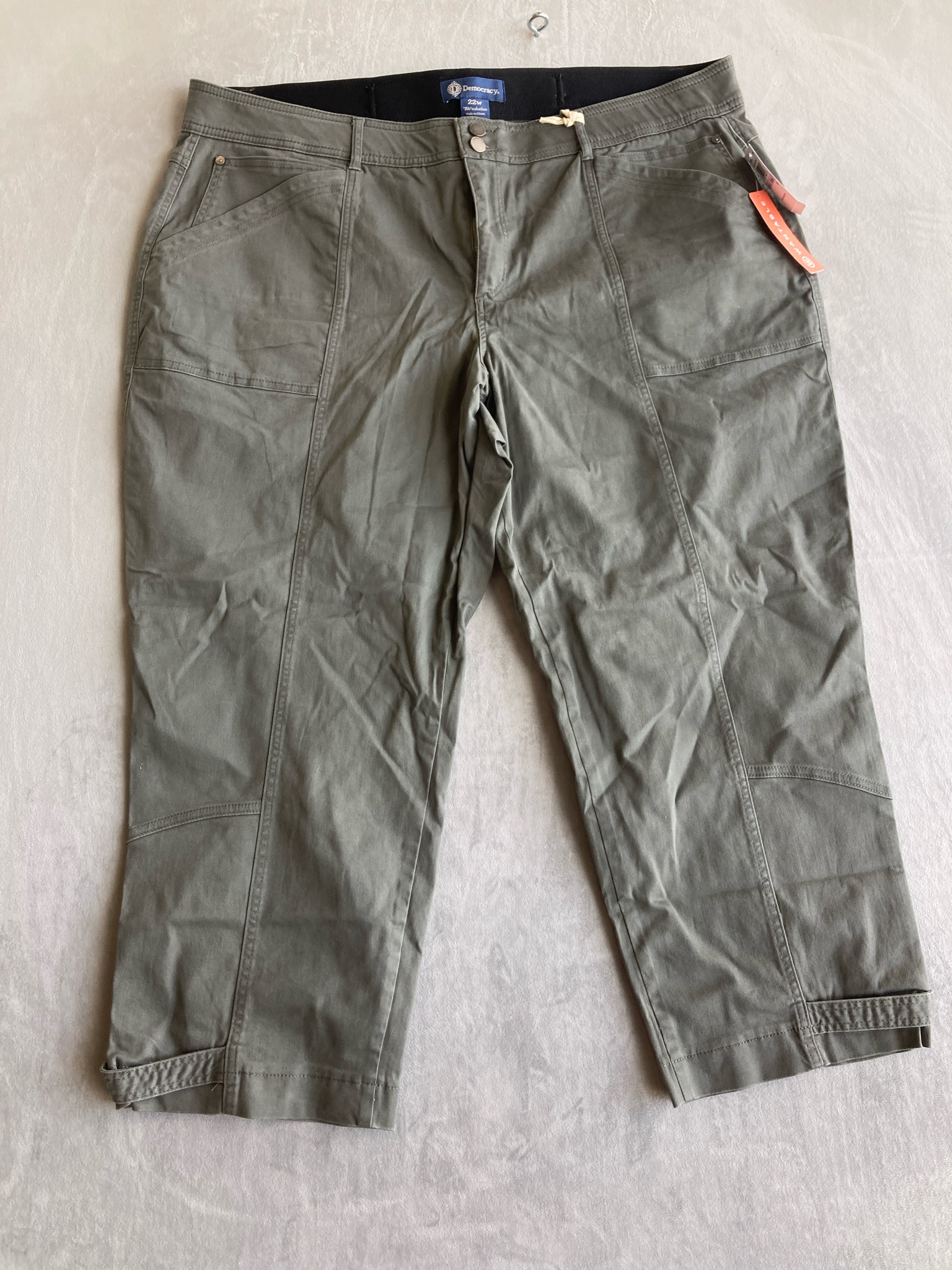 Democracy Olive Green Twill Capri Pants Size 22W
