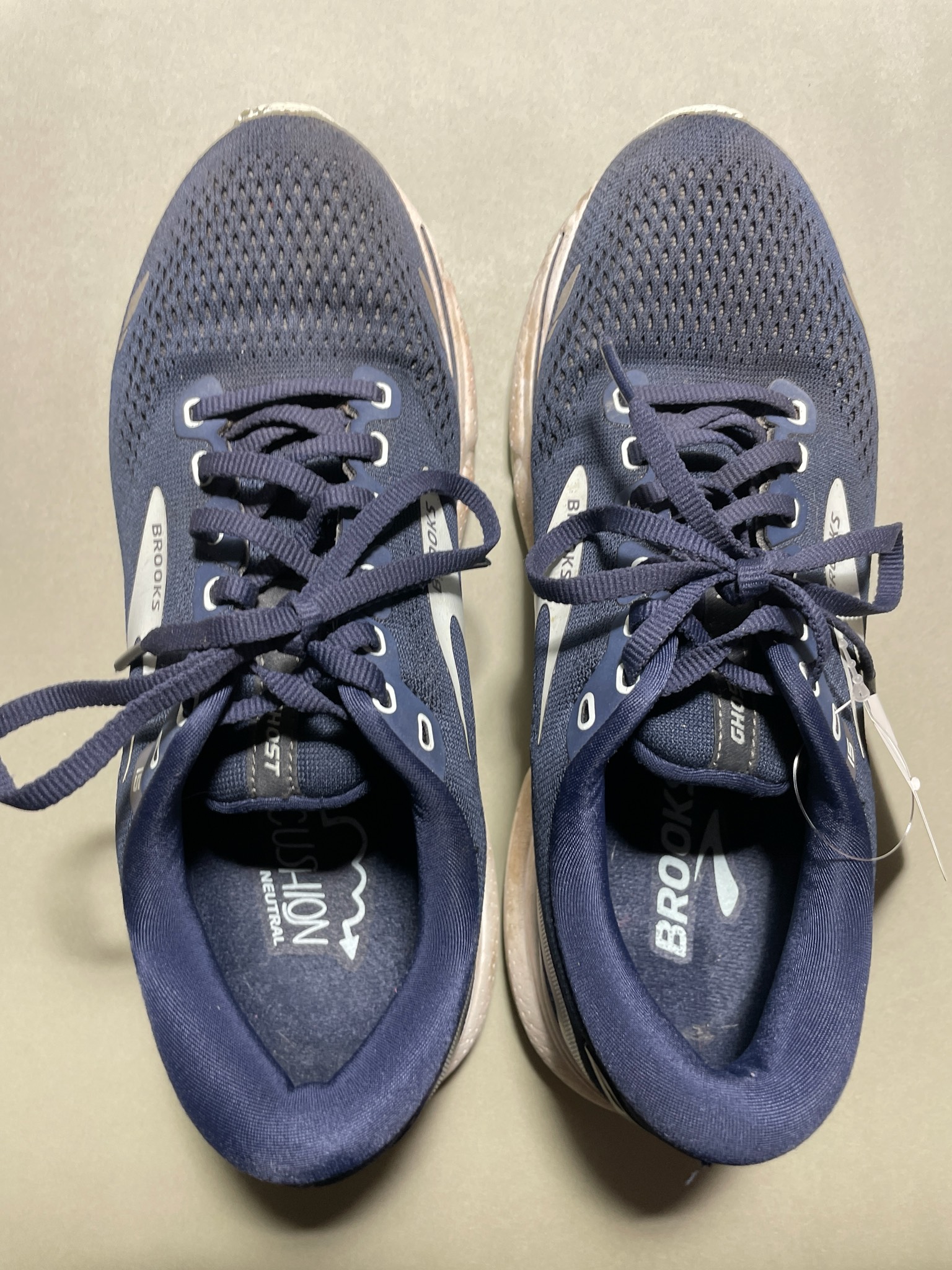 brooks tennis shoes