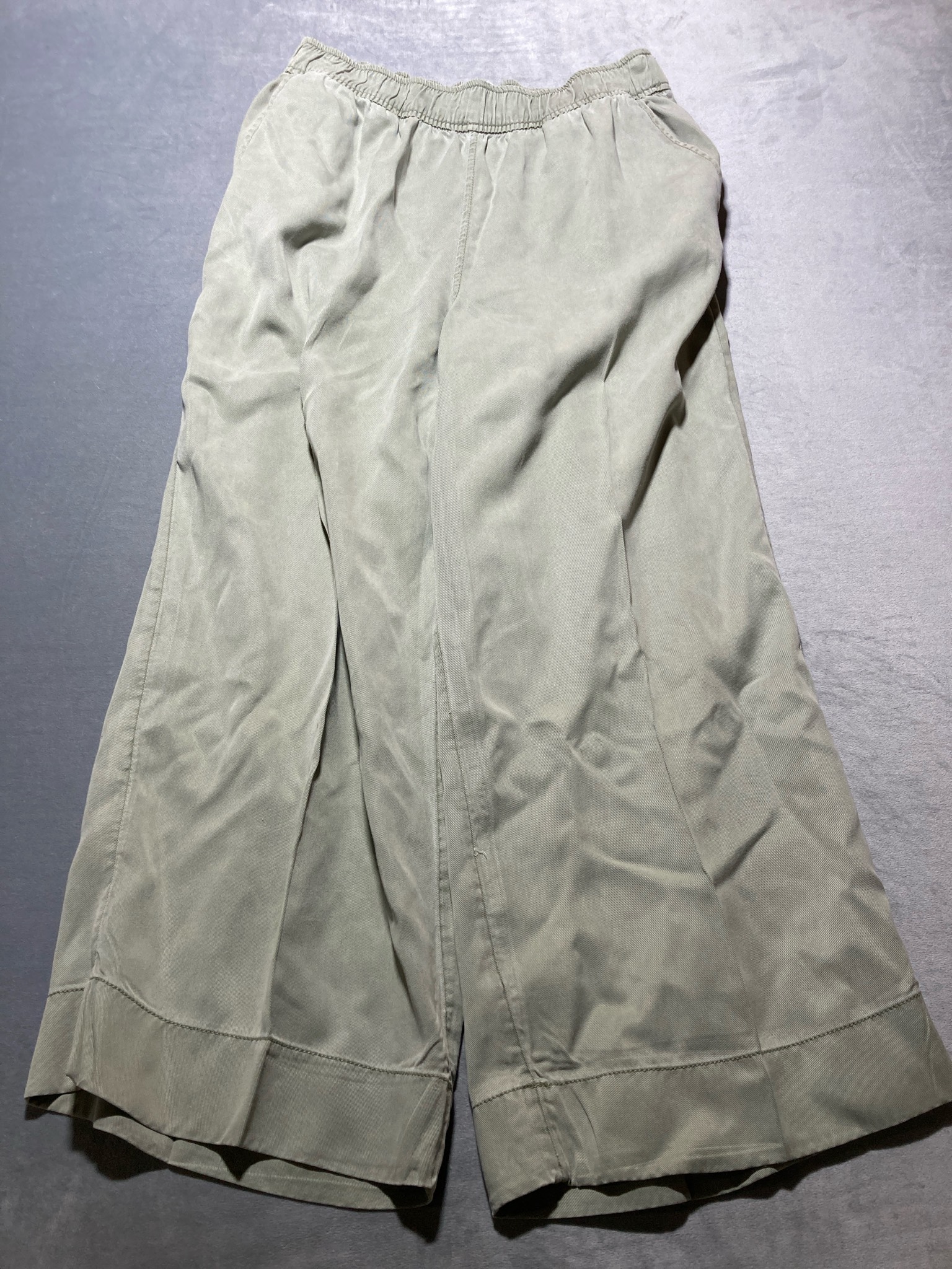 C&C California Sage Green Lyocell Cropped Wide-Leg Pants Size Medium