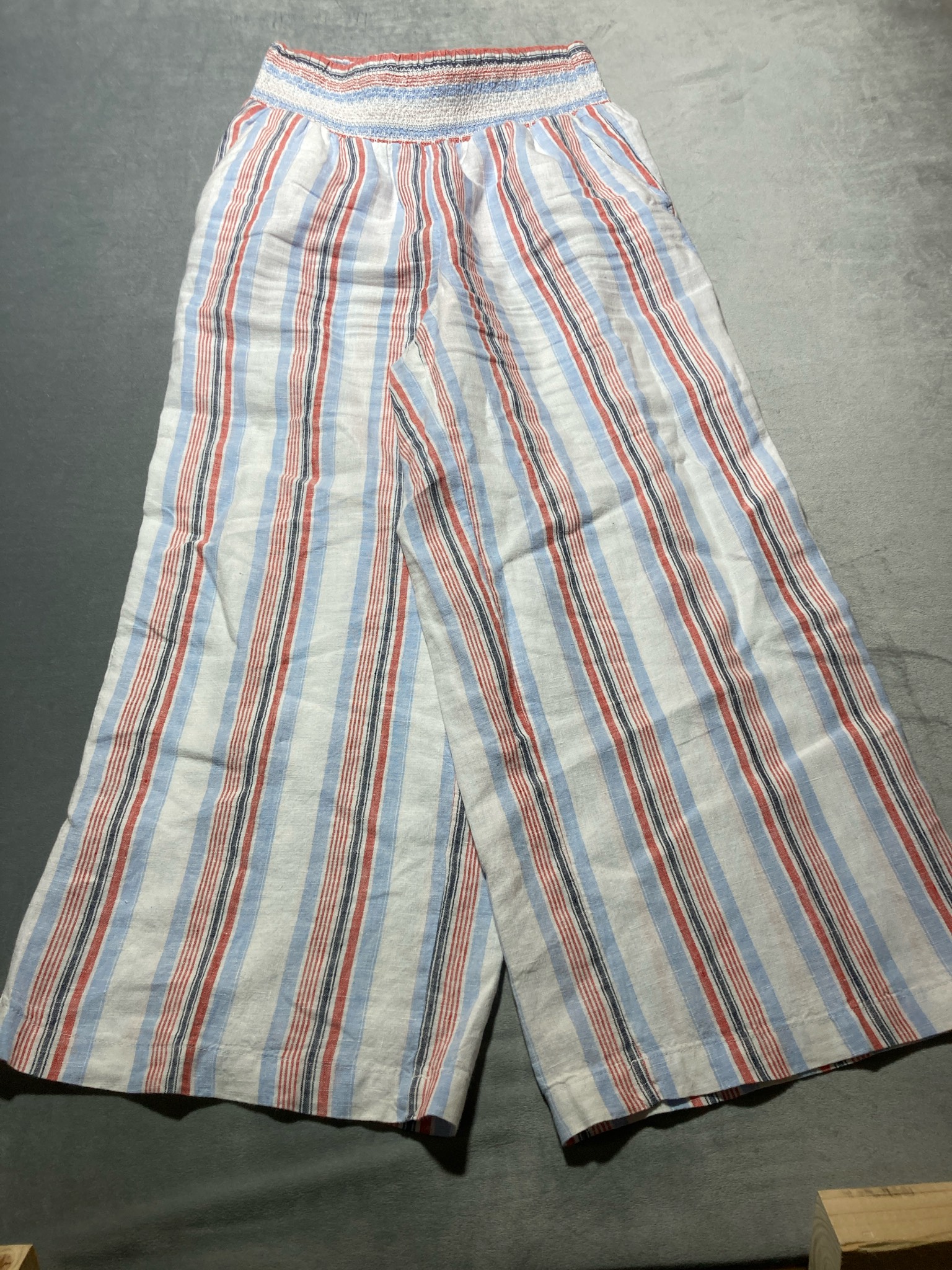 crown & ivy White Multi-Color Striped Shorts Size M