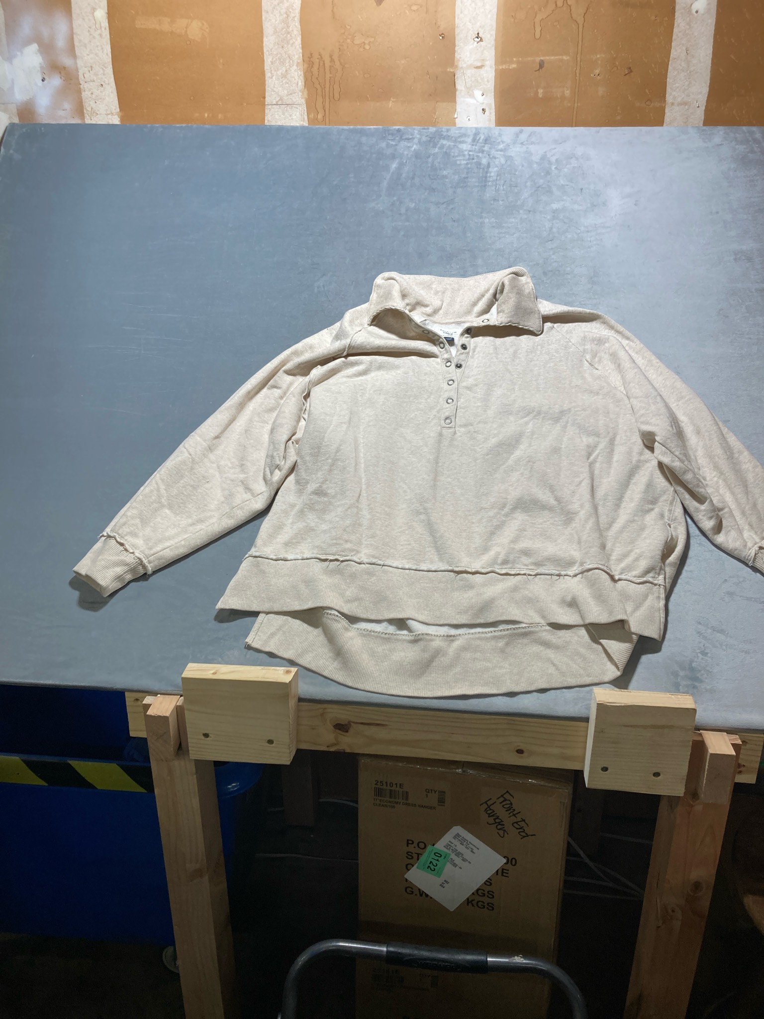 American Eagle Beige Knit Pullover Sweatshirt Size Large