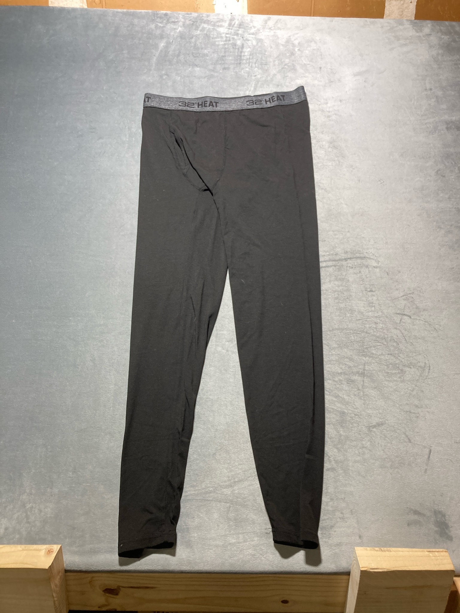 32 HEAT Black Polyester Blend Thermal Bottoms Size Medium