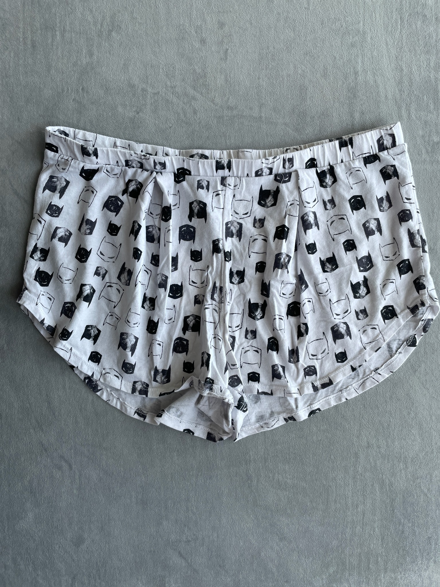 White Mask Print Cotton-Polyester Pajama Shorts Size Large