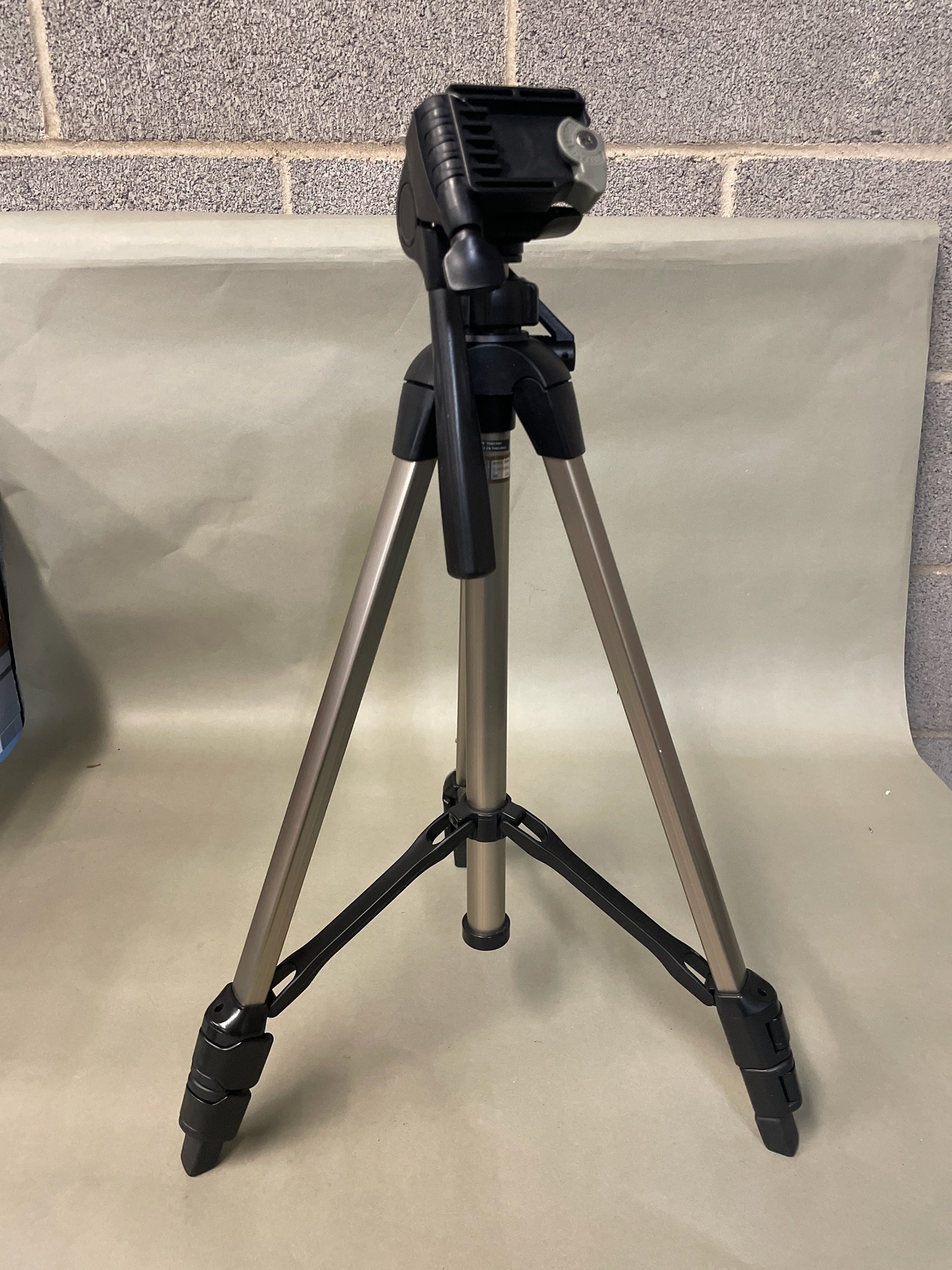 SLIK Bronze and Black Adjustable Camera Tripod