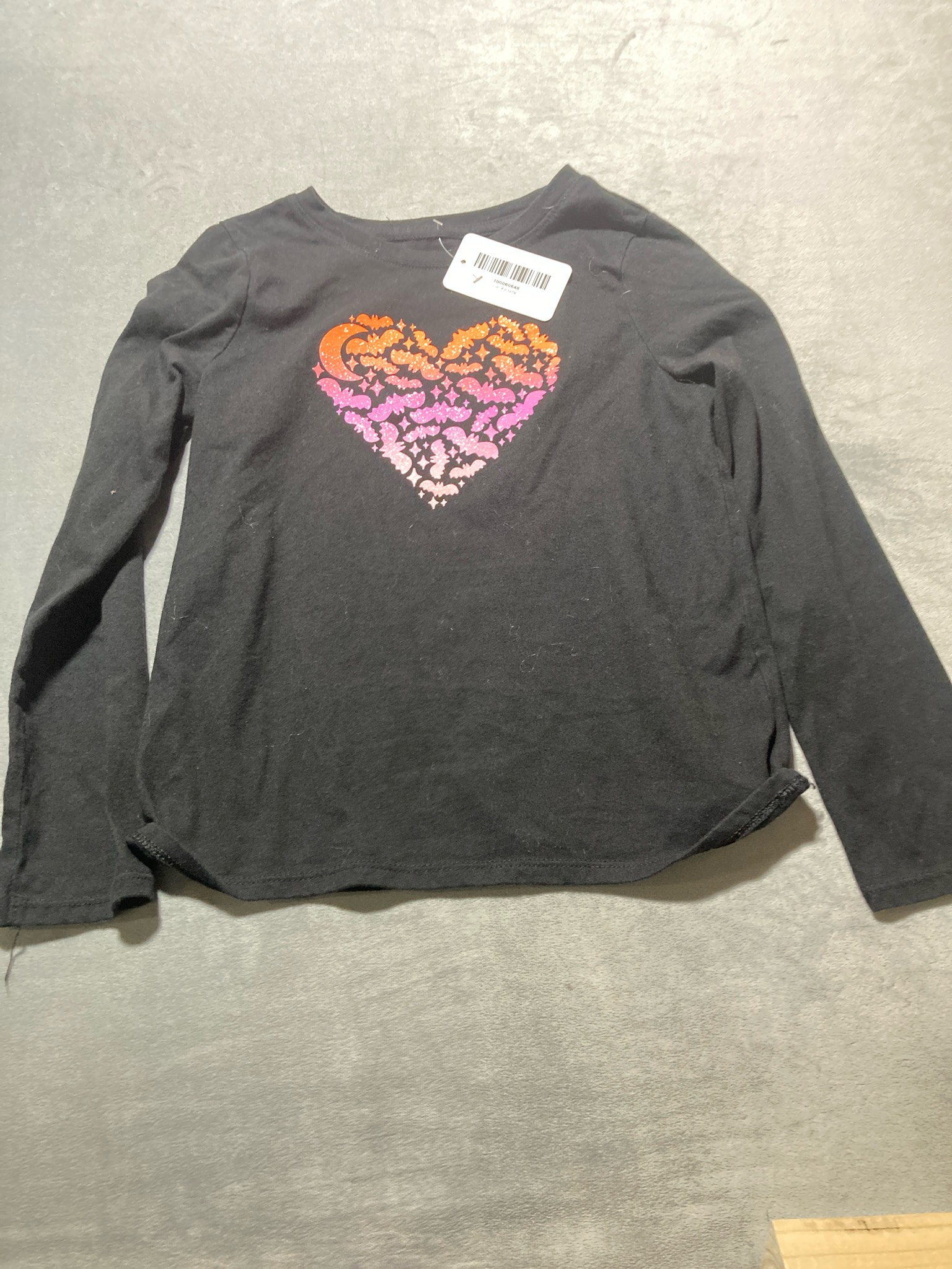 Cat & Jack Black Gradient Heart Cotton Blend Long Sleeve T-Shirt Size S (6/7)