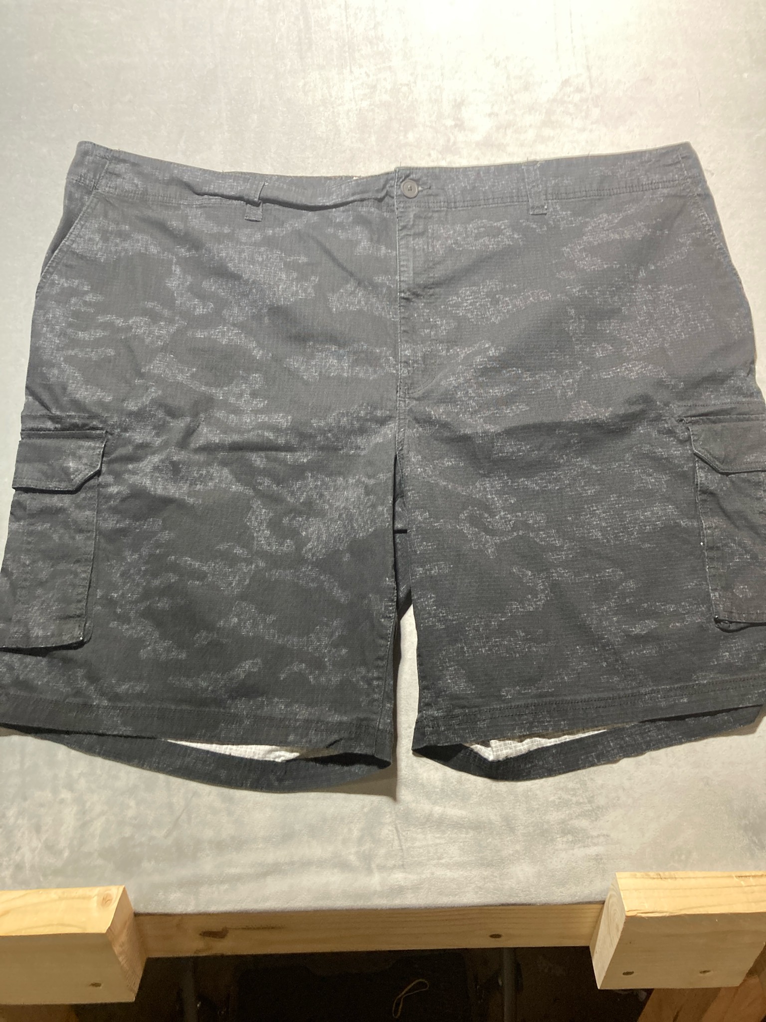 True Nation black camo cotton blend cargo pants size 56