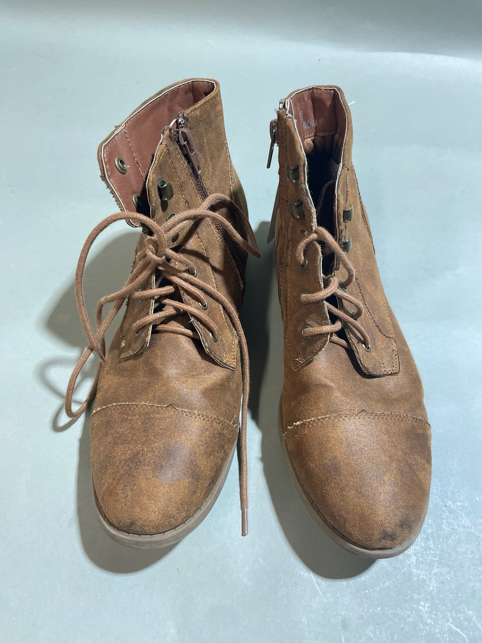 Brown Lace-Up Ankle Boots Size Size 8
