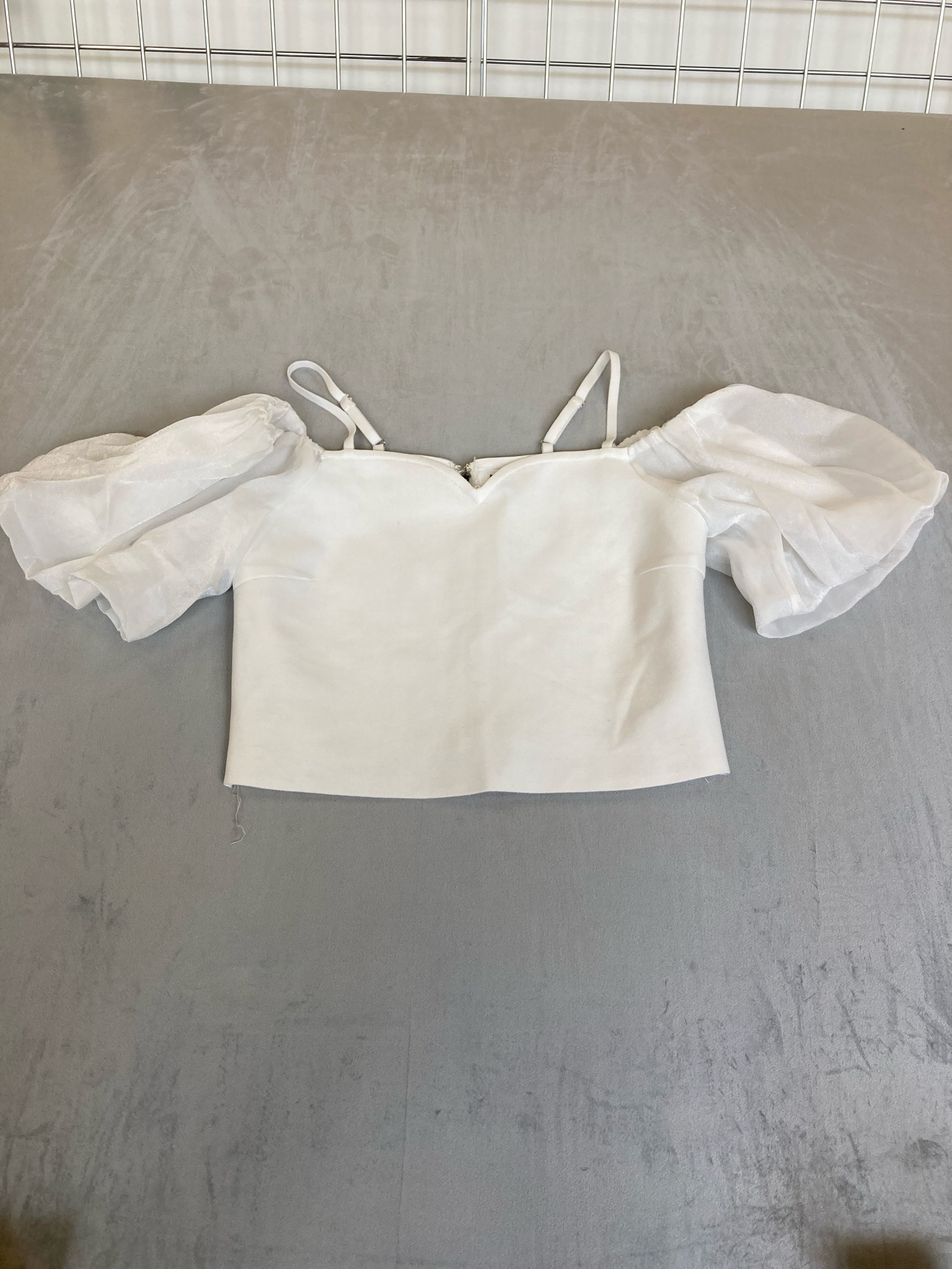 ontVelith White Off-Shoulder Top Size XL