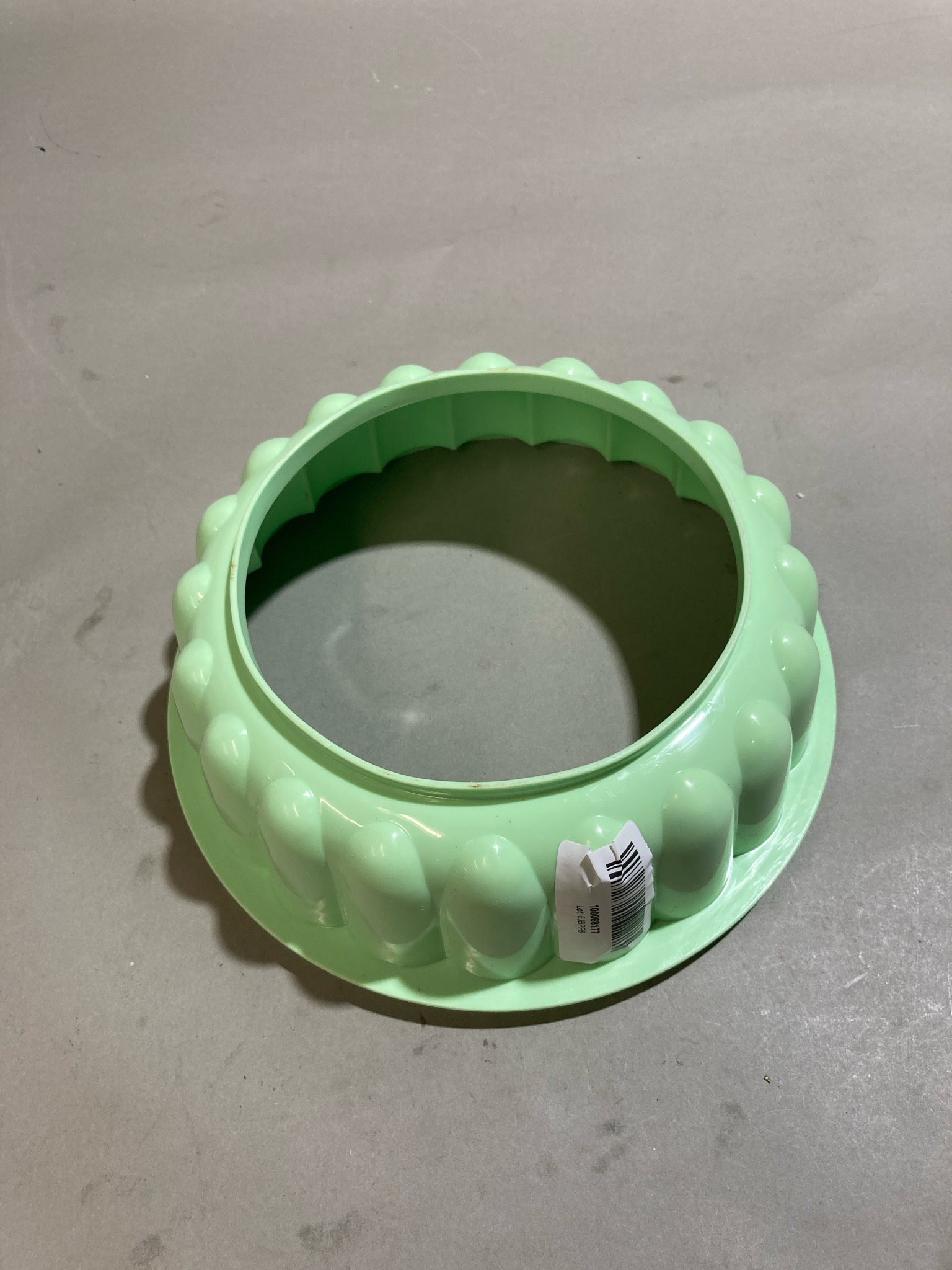 Mint Green Fluted Ring Mold