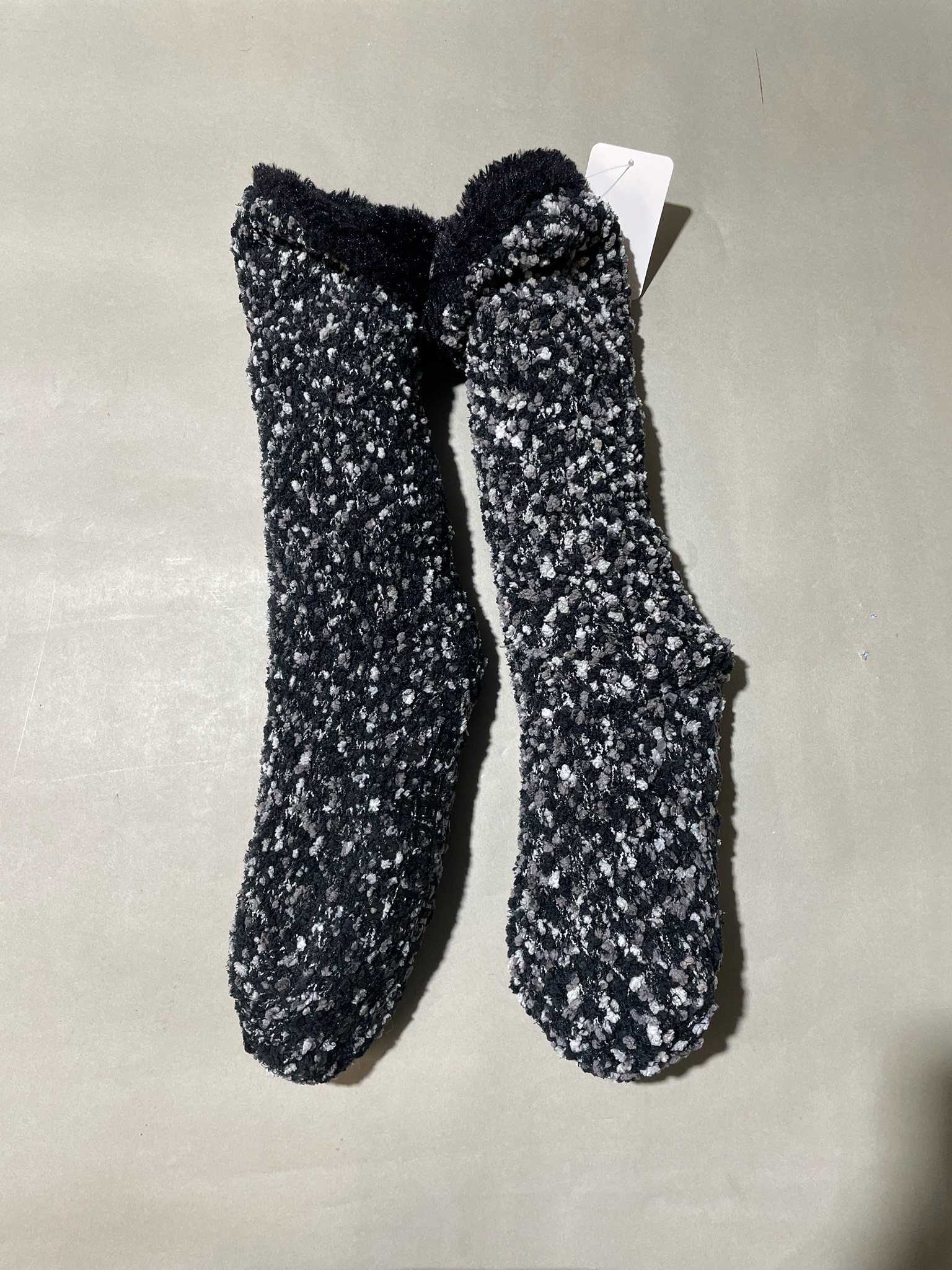 Jane and Bleecker Speckled Black and Gray Bouclé Knit Slipper Socks