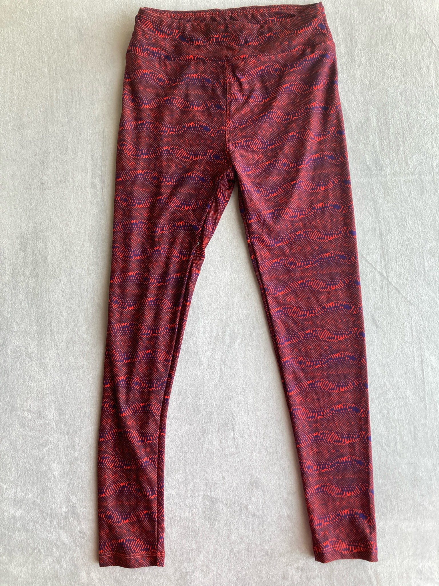 Full Circle Red Abstract Stretch Knit Leggings