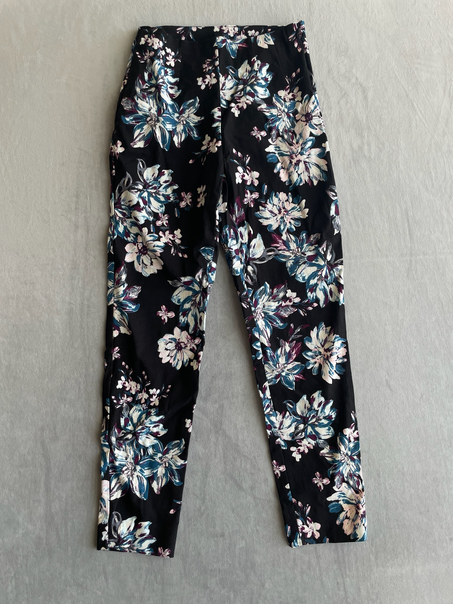 Time and Tru Black Floral Rayon Blend Pull-On Pants Size 4