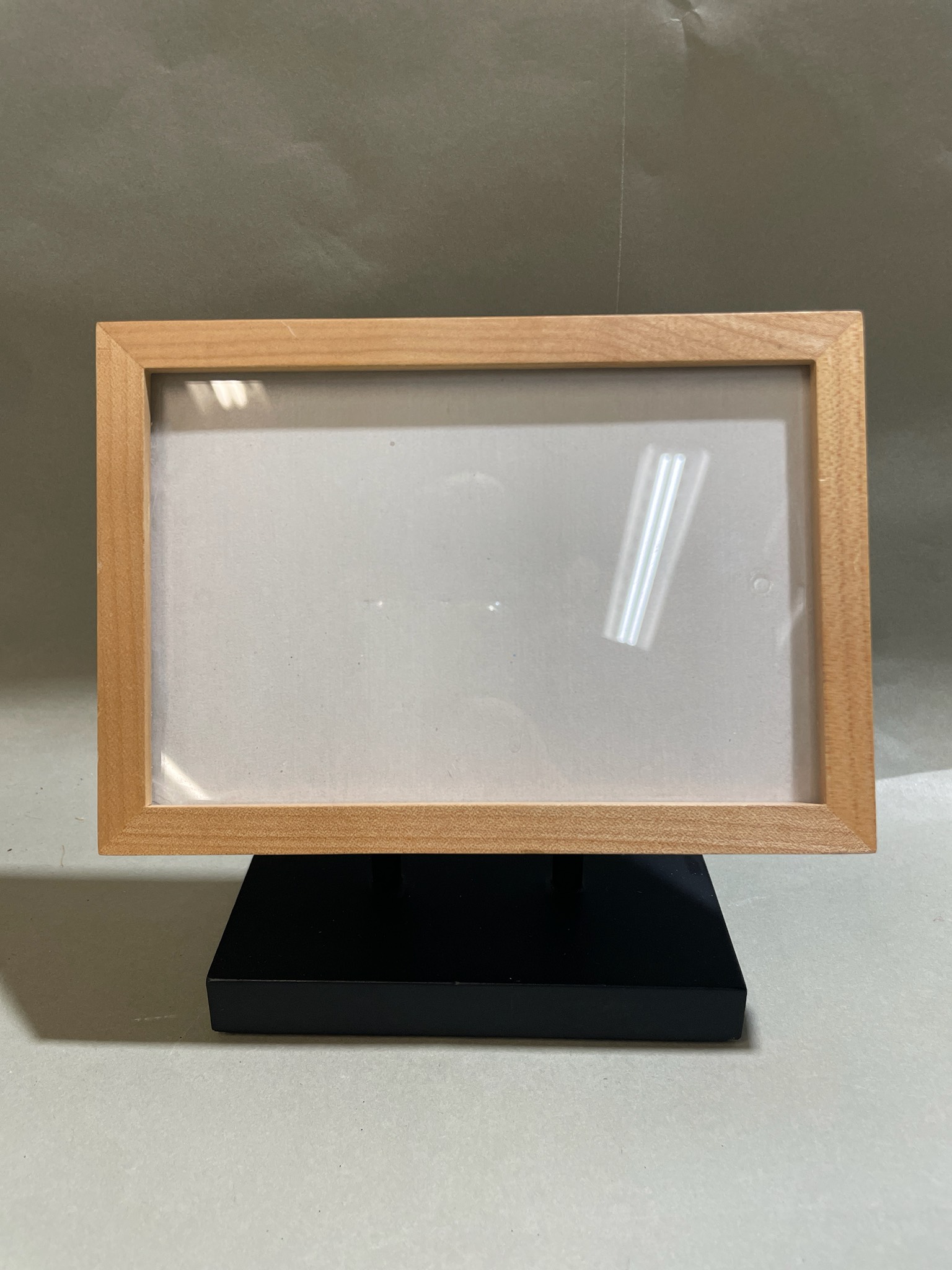 Linens 'N Things Natural Wood Pedestal Photo Frame