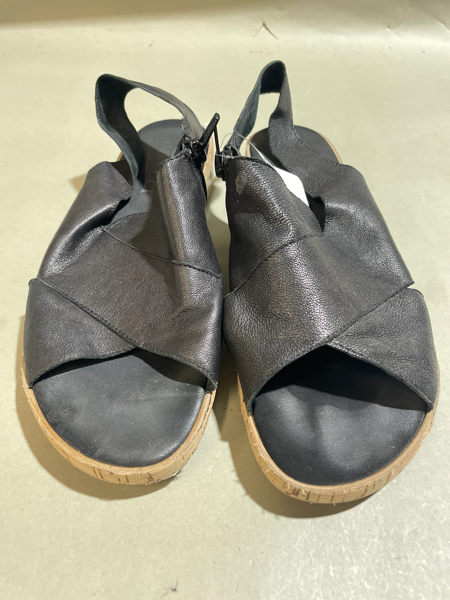 SESTO Black Pebbled Slingback Sandals