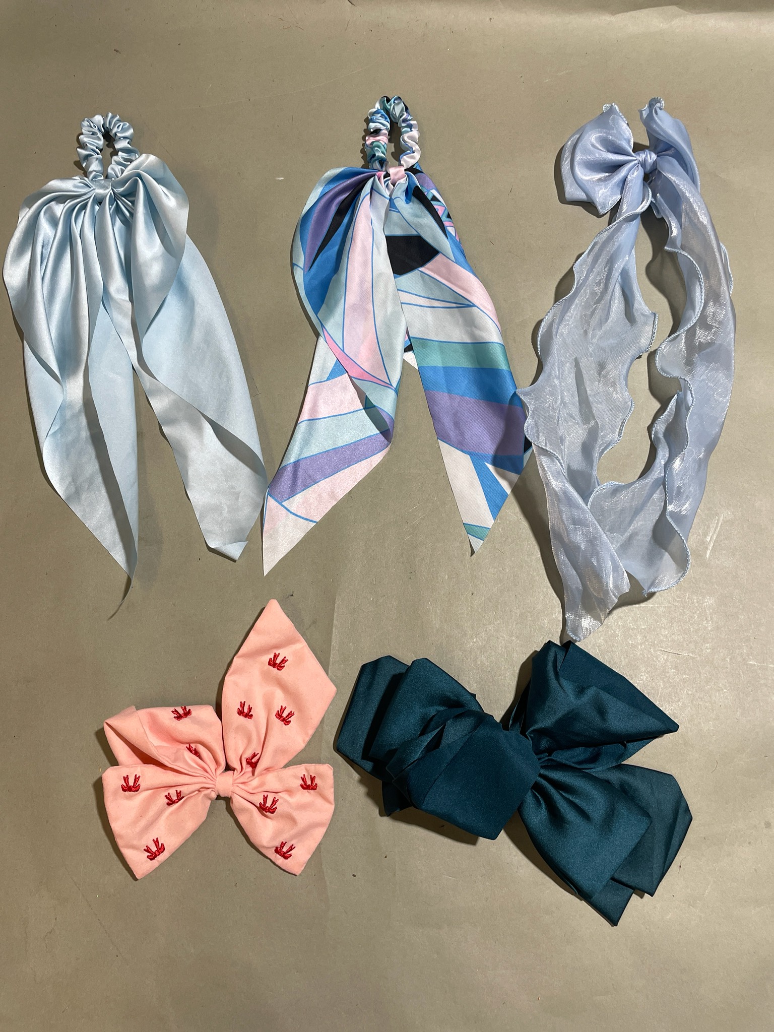 Multicolor Scarf-Tail Hair Bow Set