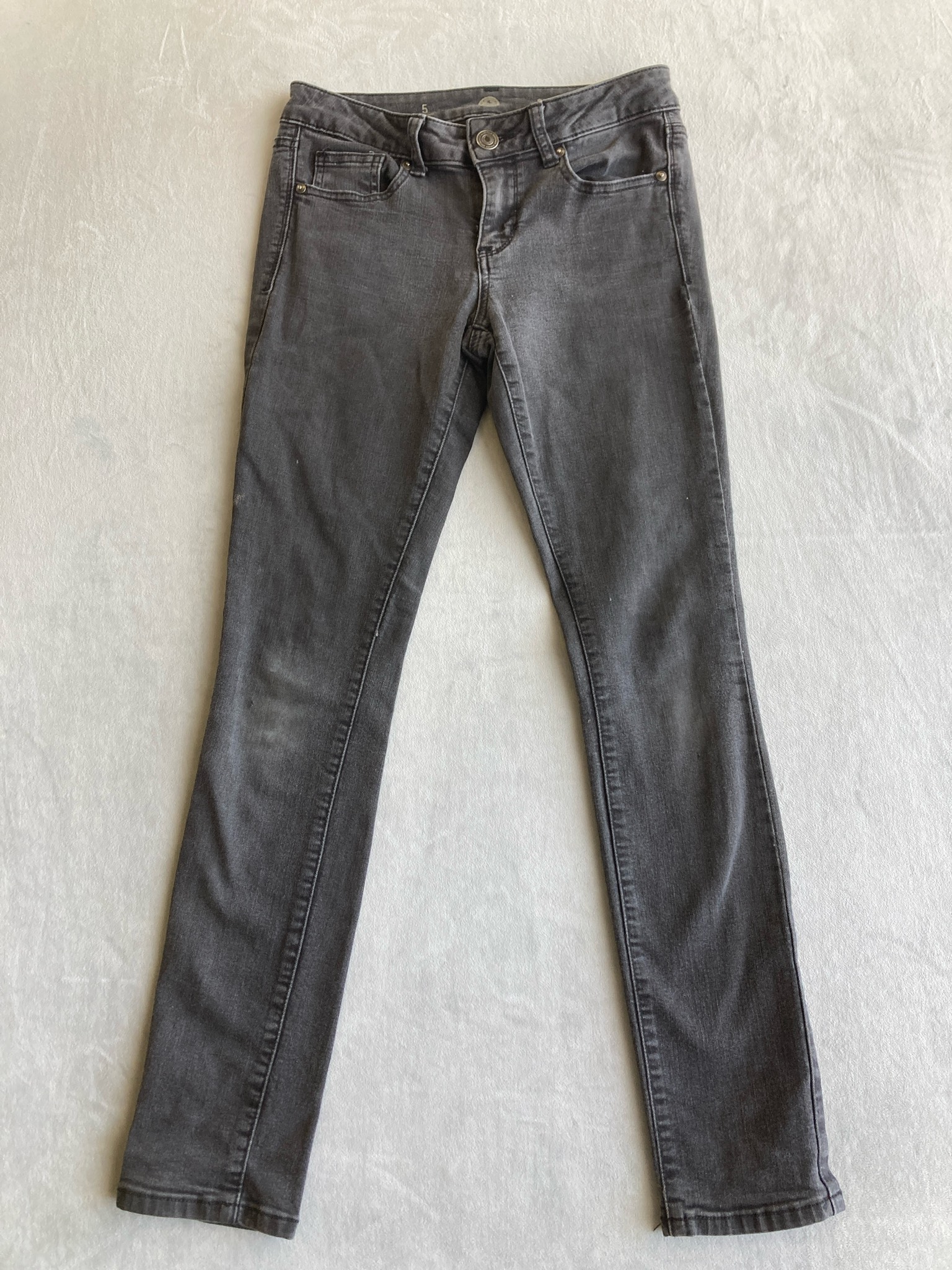 SO Charcoal Gray Denim Skinny Jeans Size 5