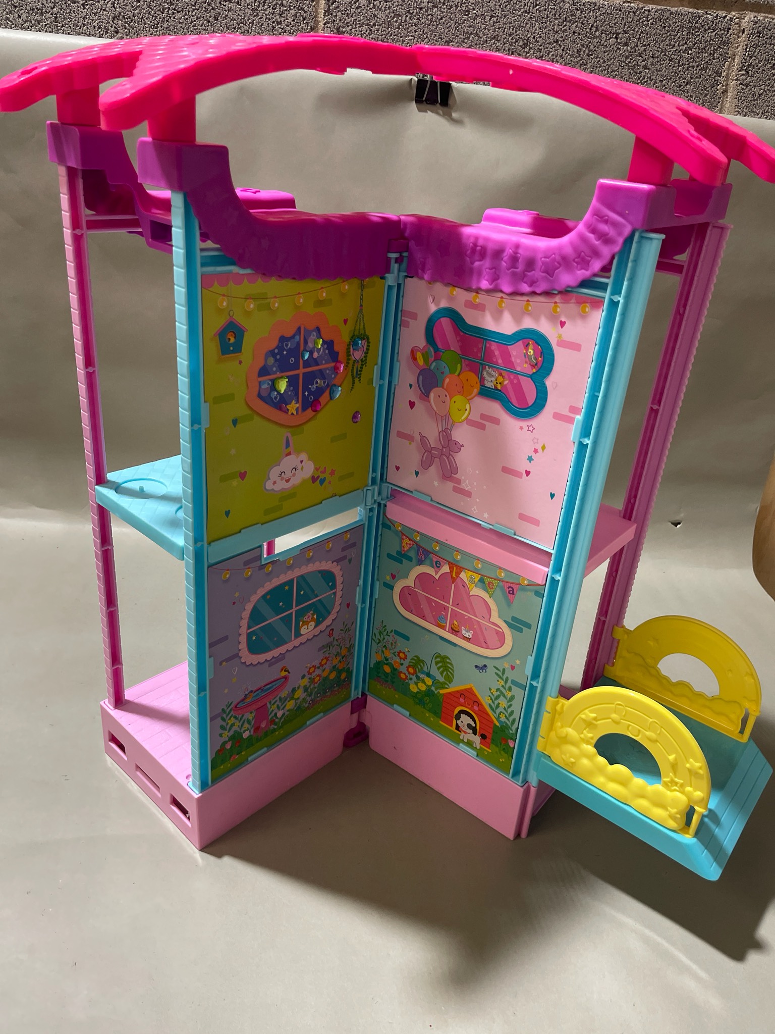 Chelsea Pink Plastic Dollhouse Playset