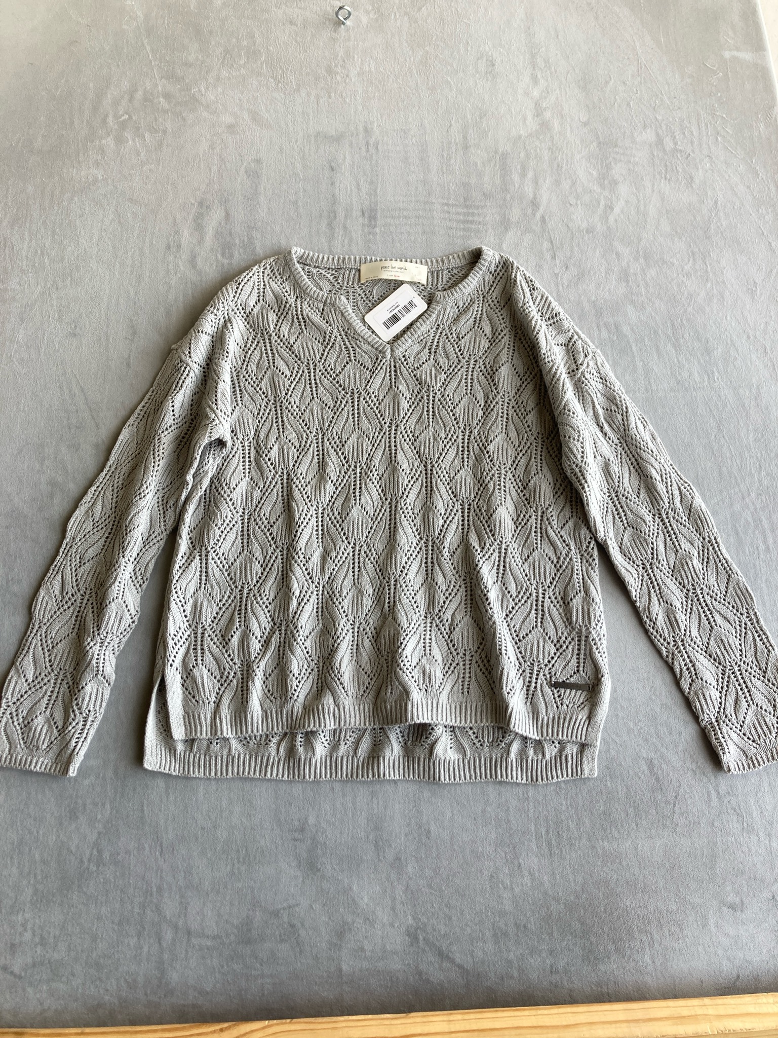 peace love world Light Gray Openwork Knit Pullover Size Small