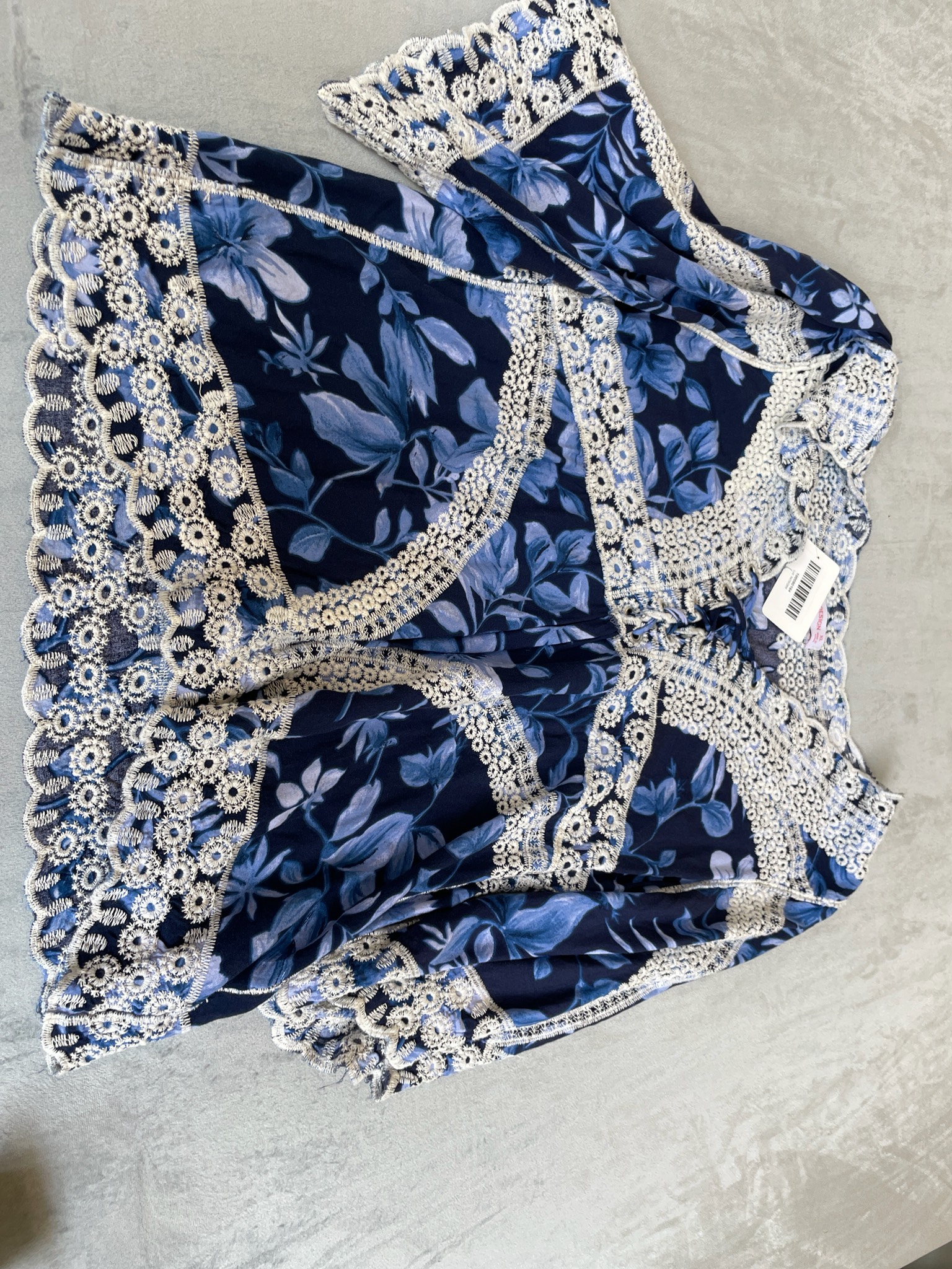 PARAMI DESIGN Navy Floral Crochet-Trim Blouse Size XL