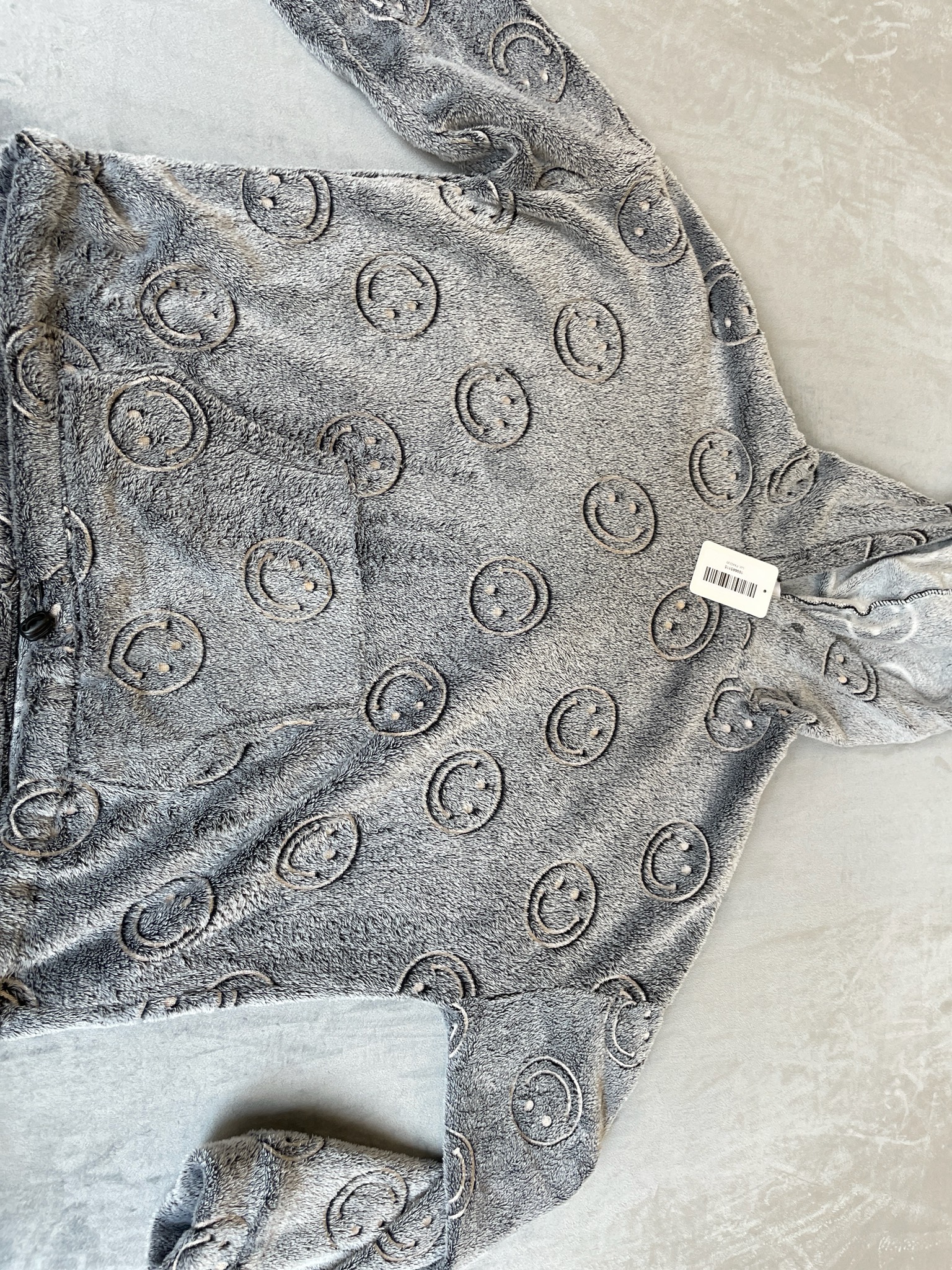 No Boundaries Gray Smiley Face Plush pullover Size XXL (19)