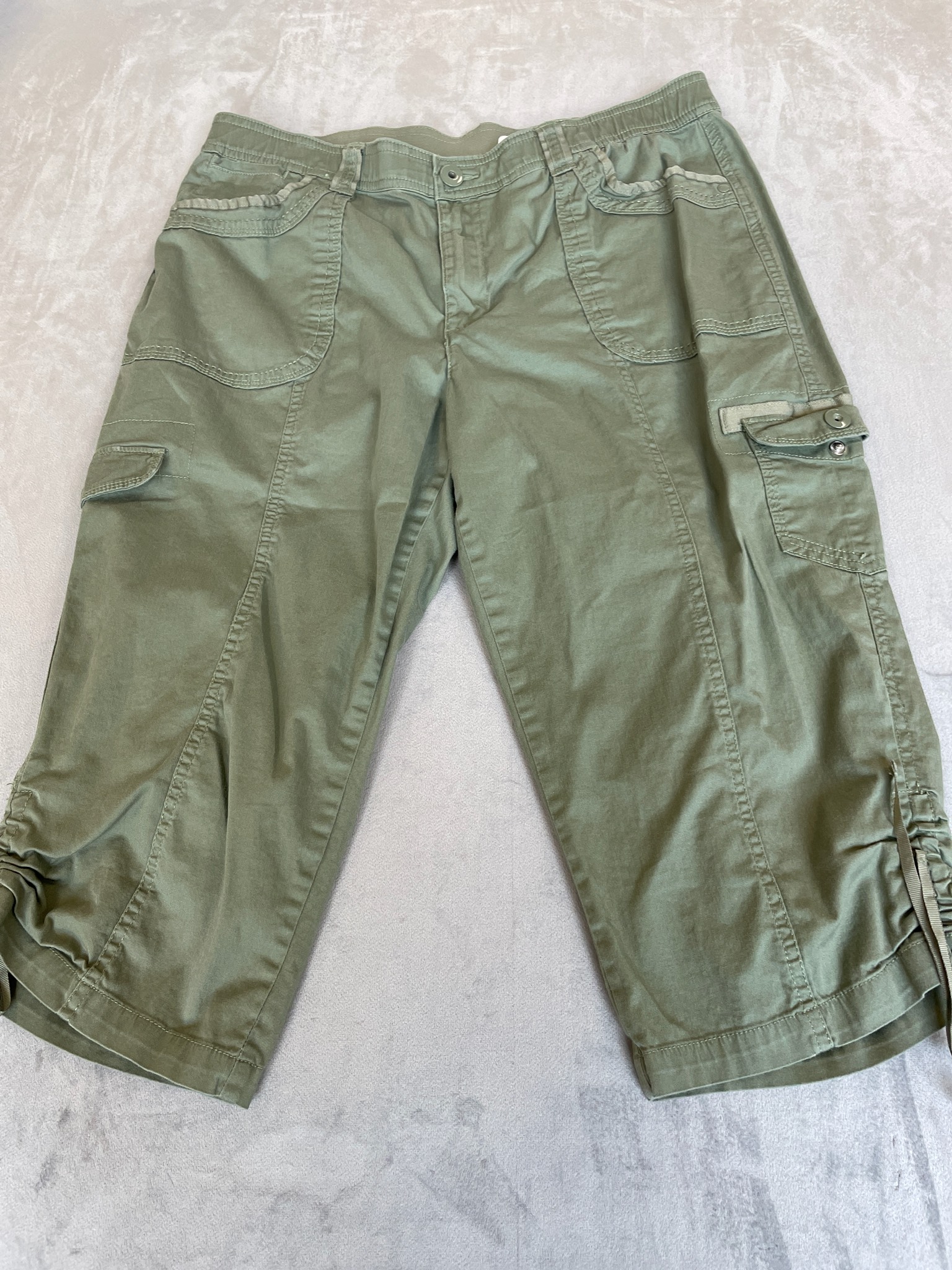 Olive Green Woven Cotton Cropped Cargo Pants Size Size 14