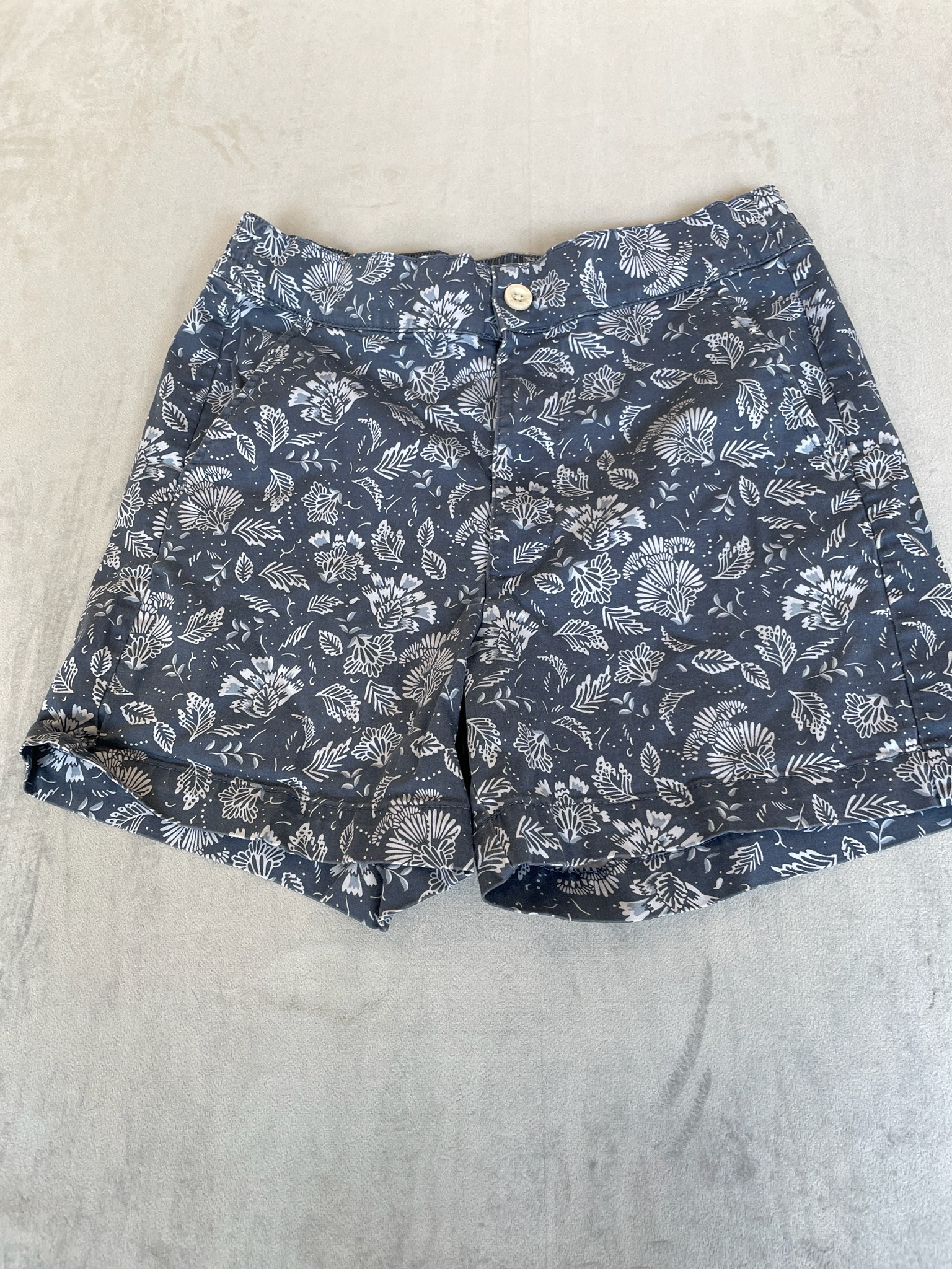 Girlfriend New York Navy Floral Lightweight Woven Shorts Size M