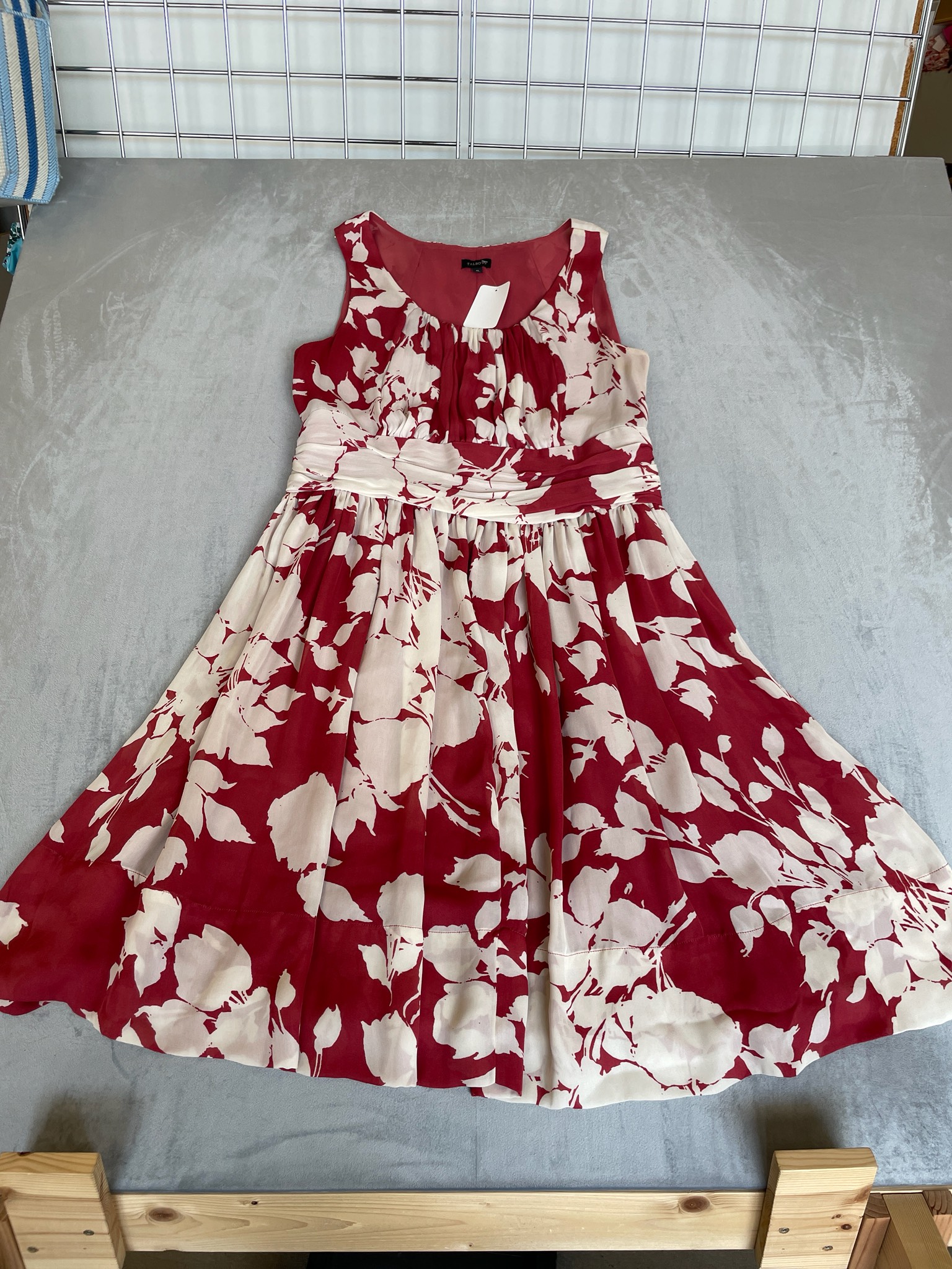 Talbots Red and Ivory Floral Lightweight Woven Dress Size Size 12