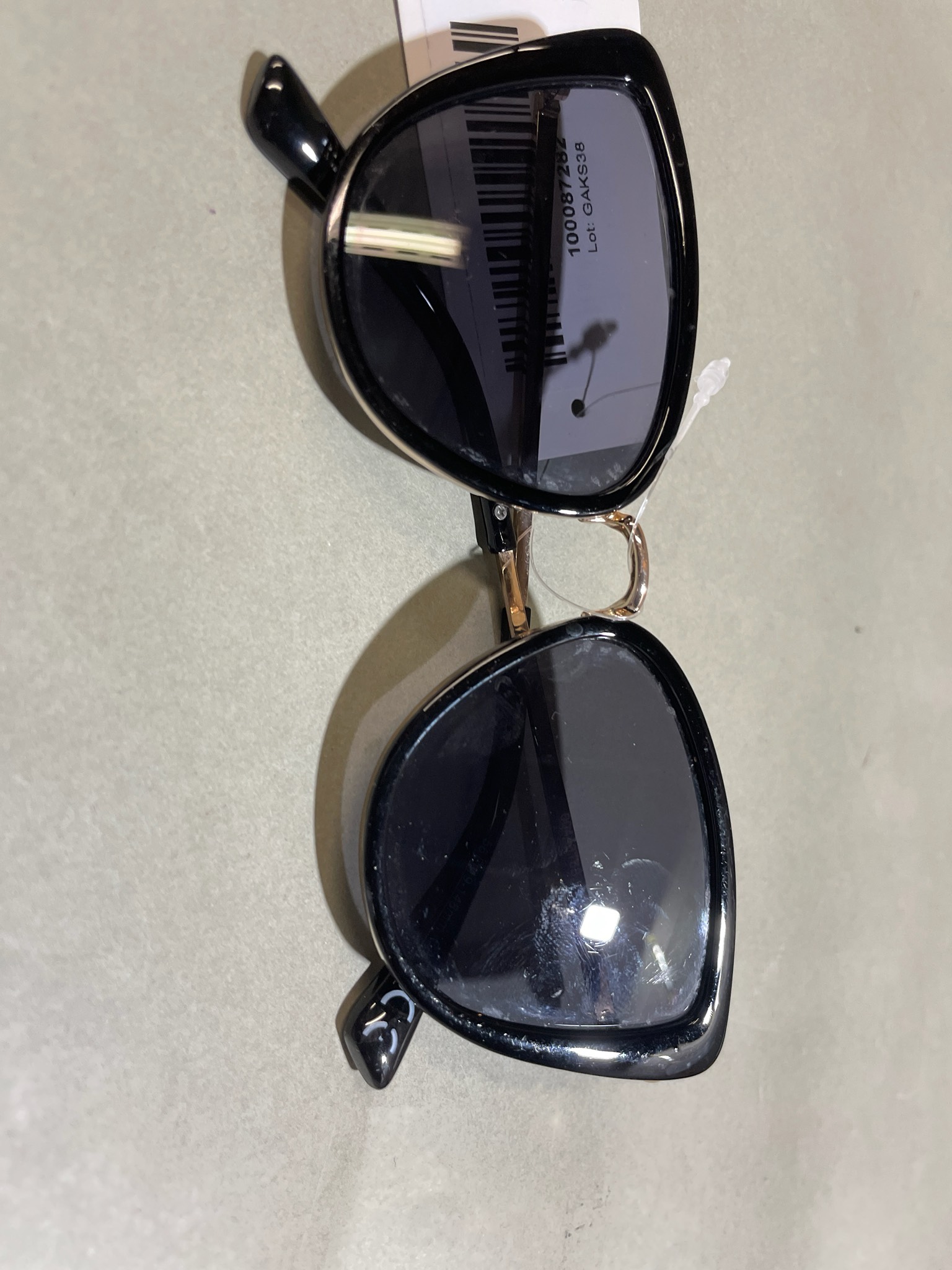 Black Oversized Cat-Eye Sunglasses
