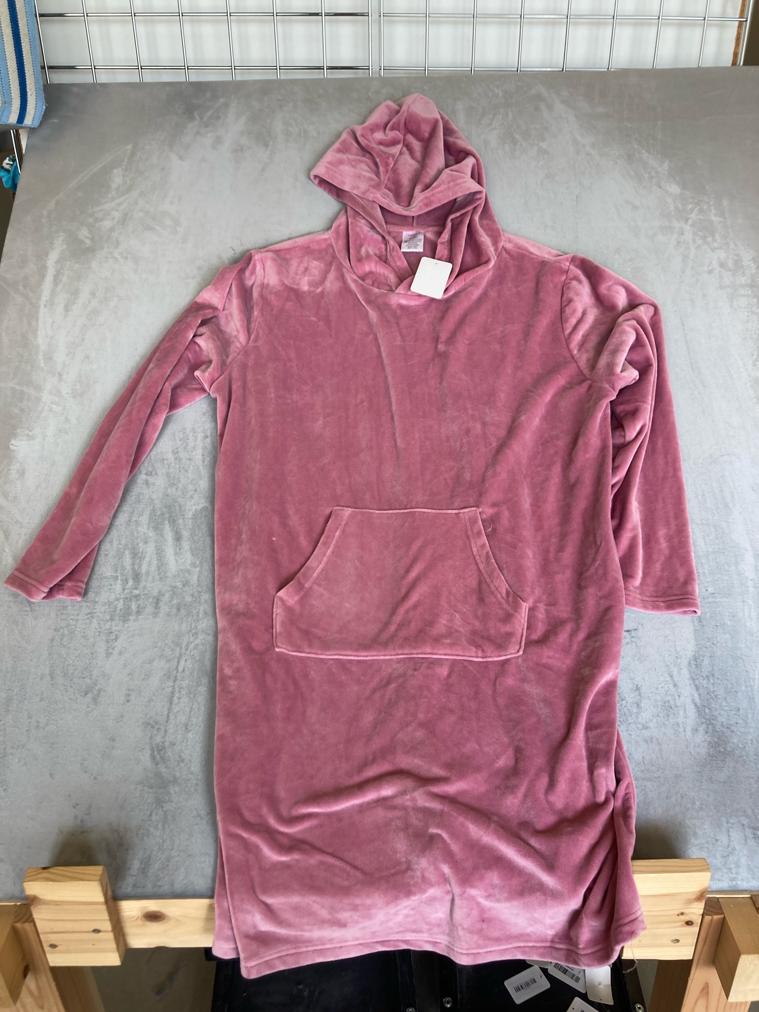 SERRA Dusty Rose Velour Hoodie Size L/XL