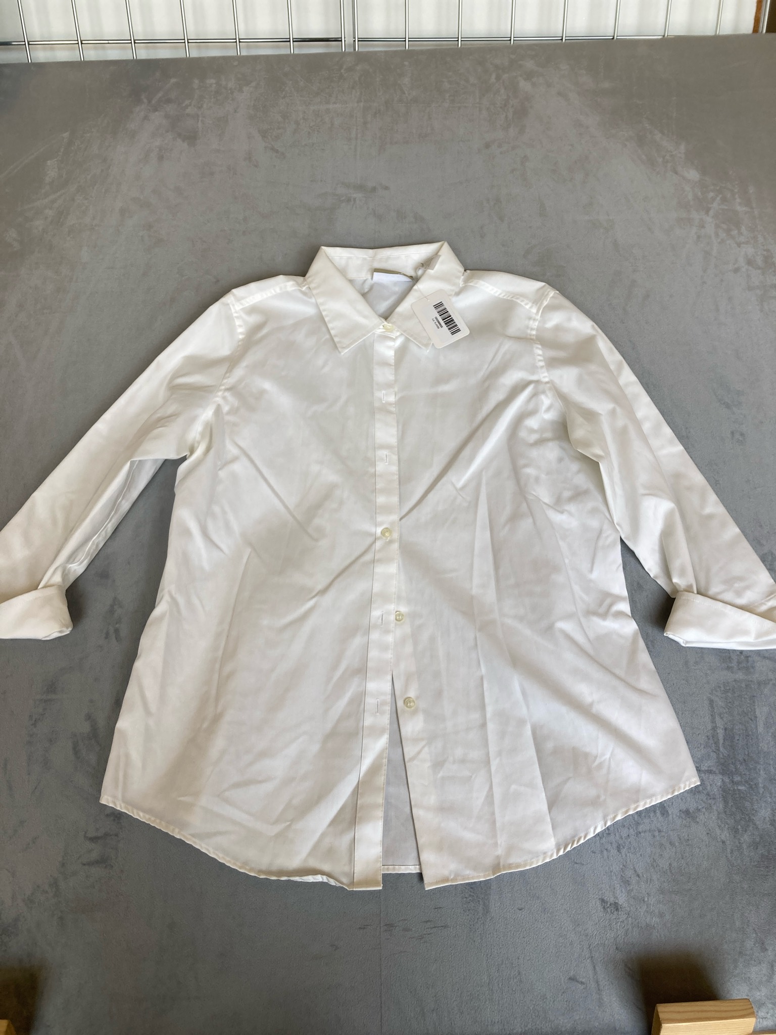 Liz Claiborne White Cotton Button-Up Shirt Size 6