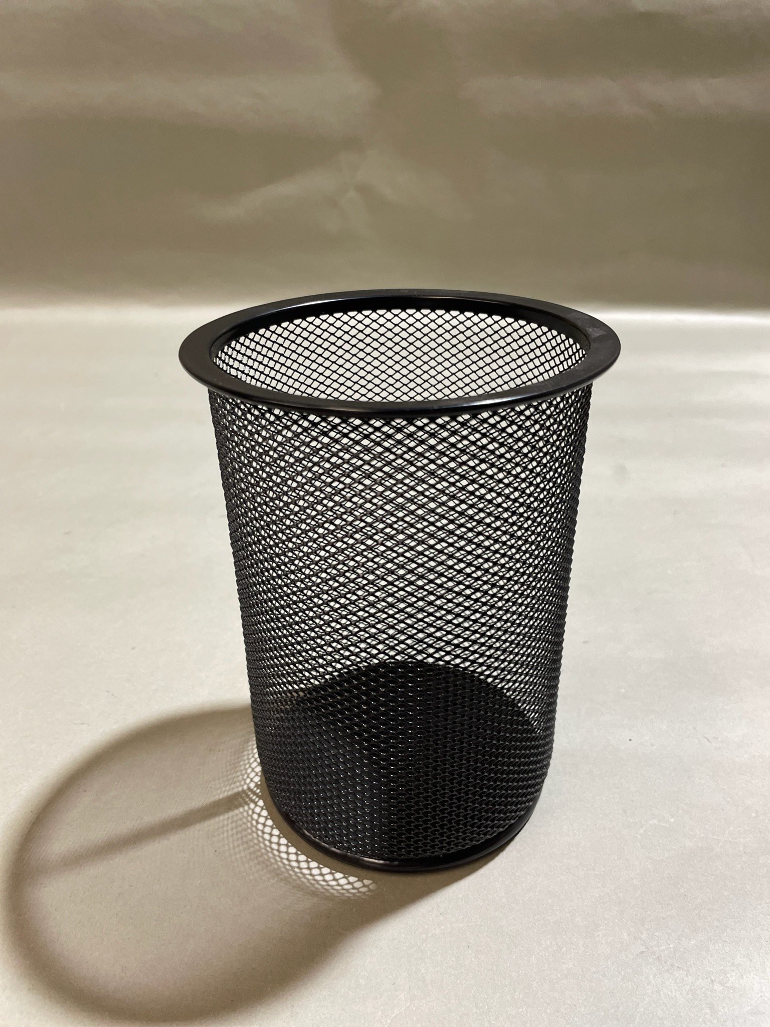 Black Metal Mesh Pen Holder