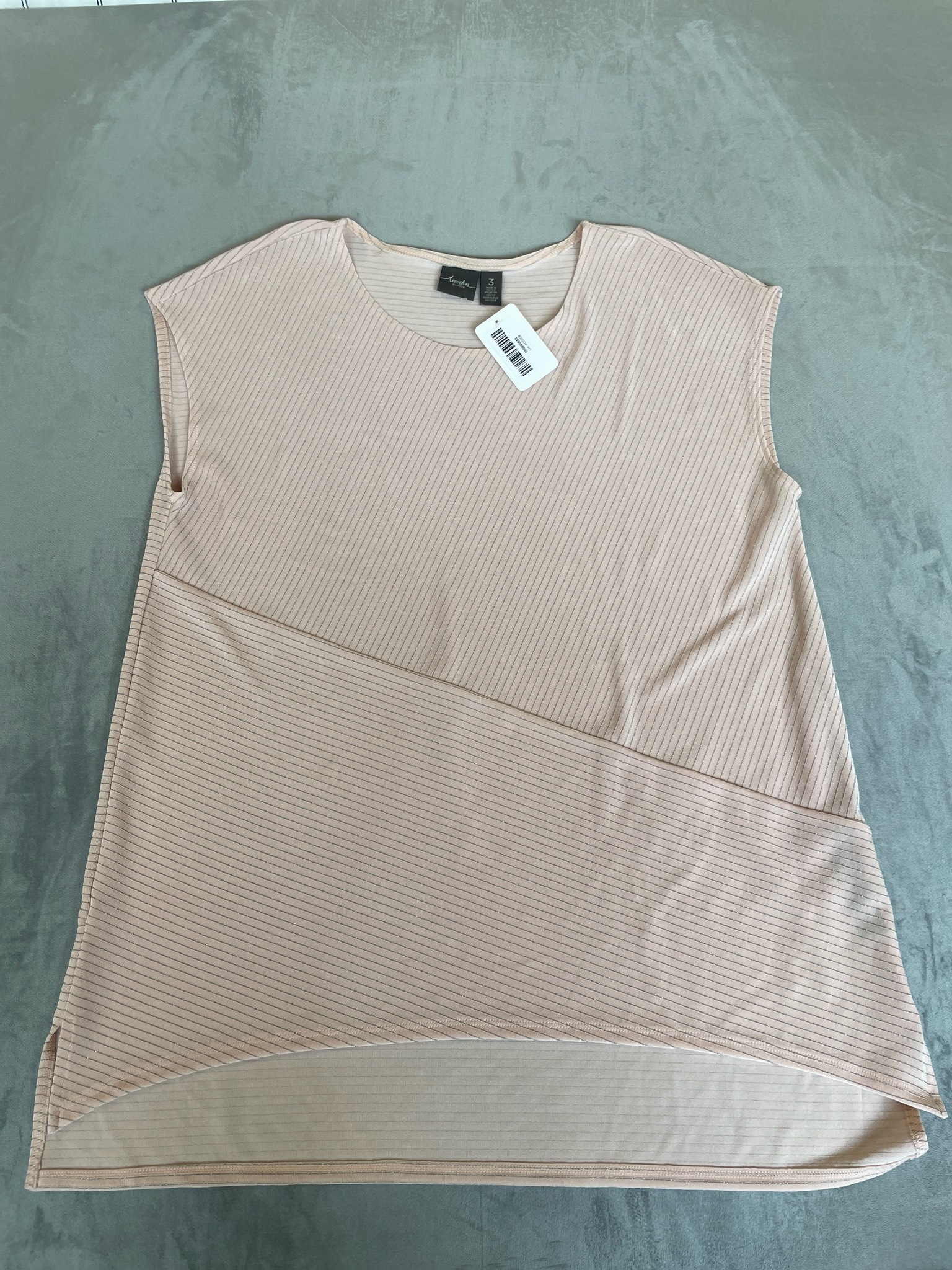 Travelers Collection Light Beige Textured Sleeveless Top Size 3