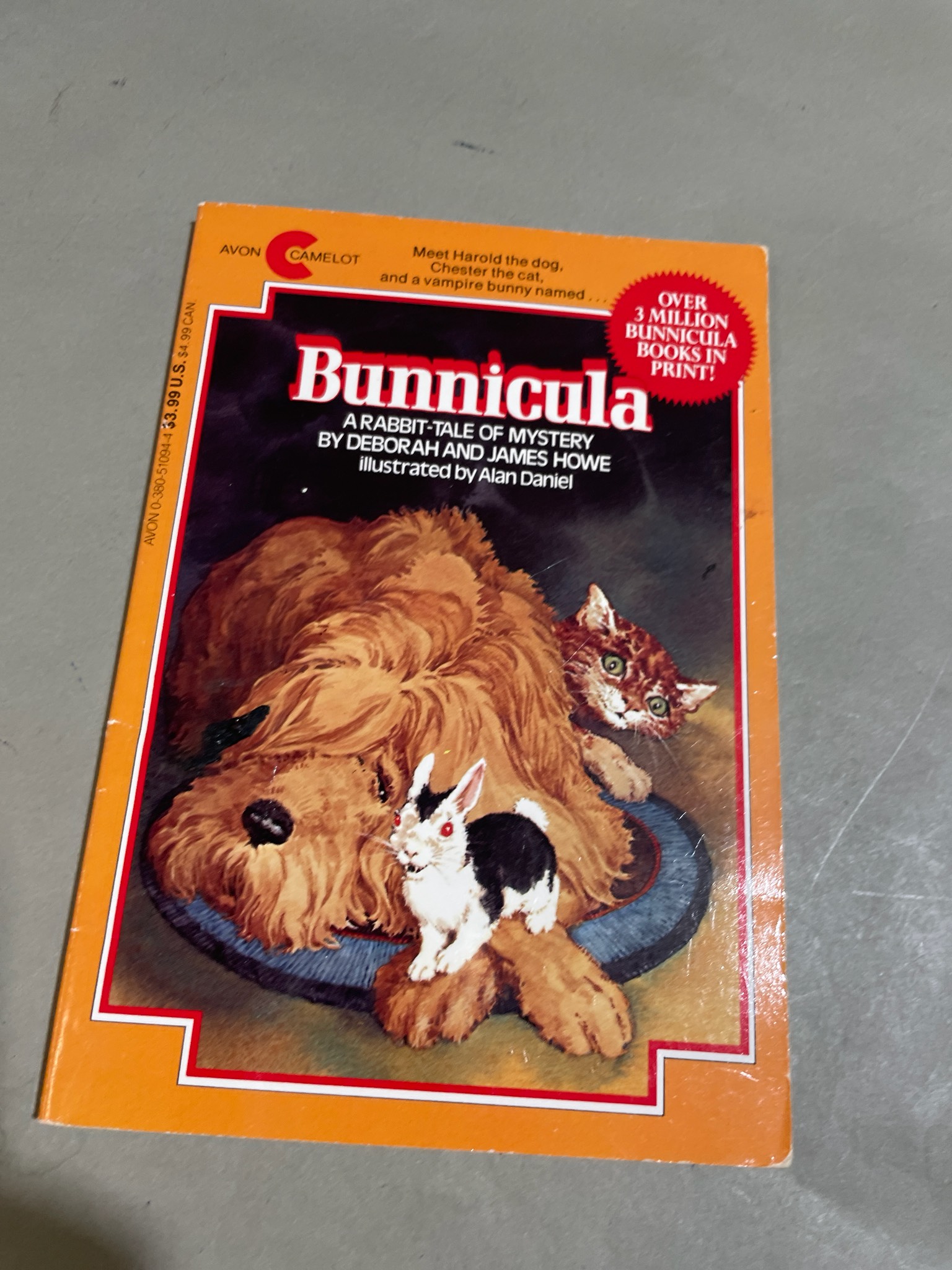 Avon Camelot Bunnicula Children's Mystery Fiction Book