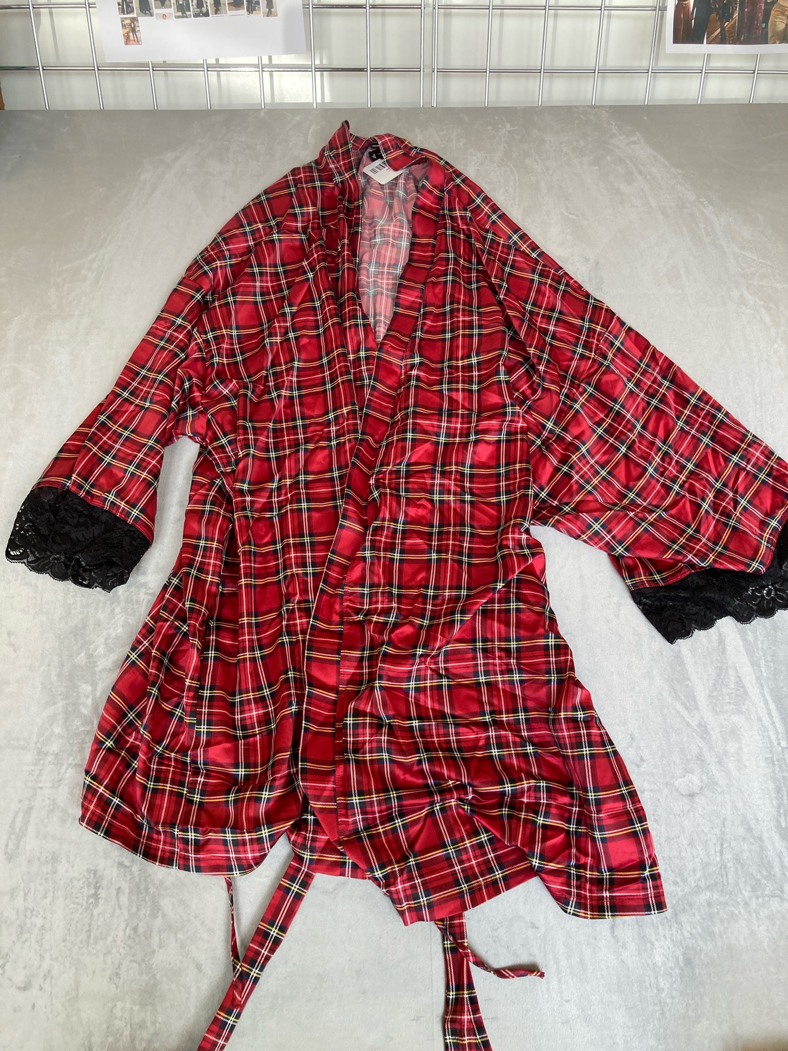 Torrid Curve Red Polyester Spandex Wrap Robe Size 4