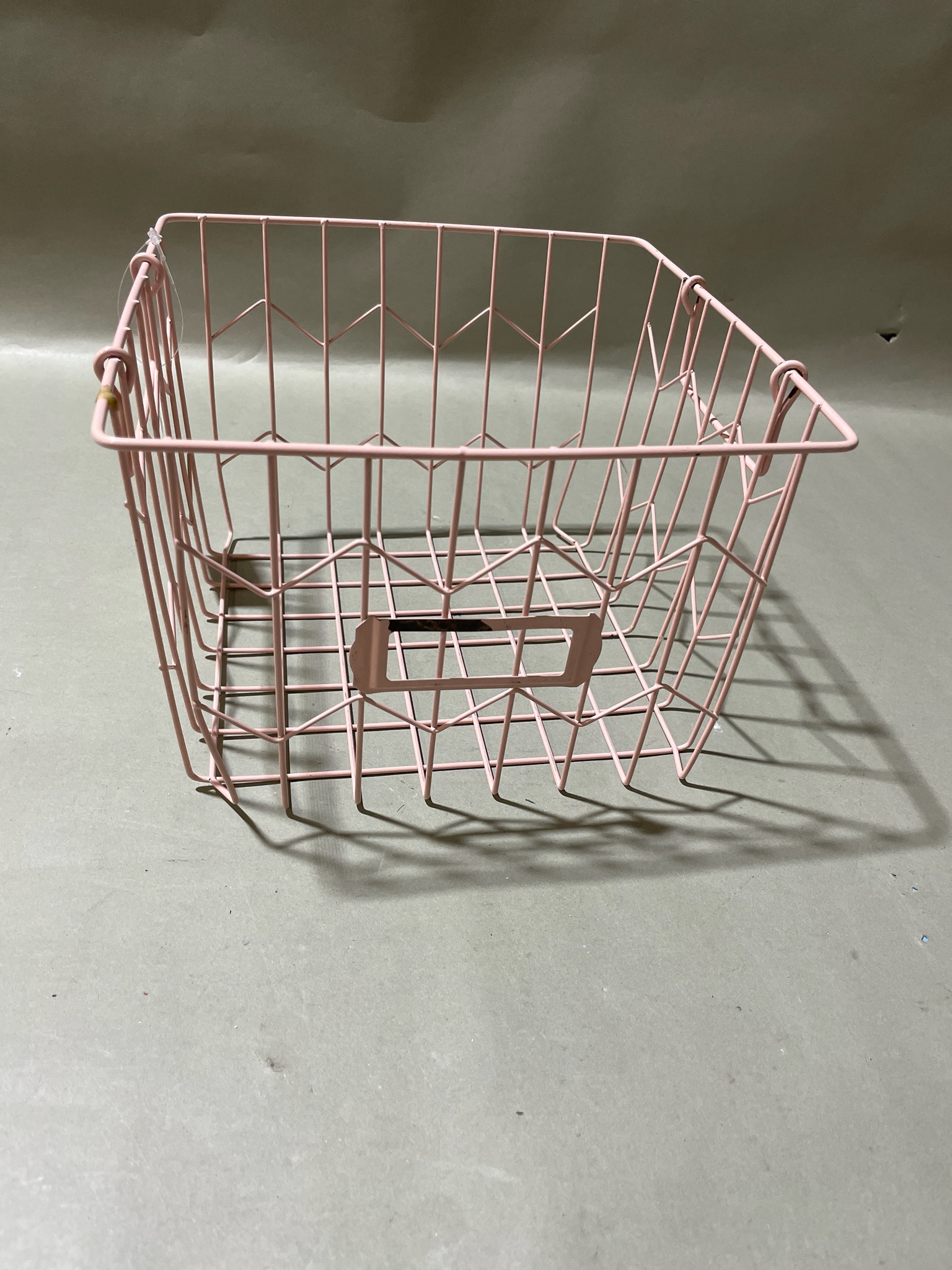 Light Pink Metal Wire Storage Basket