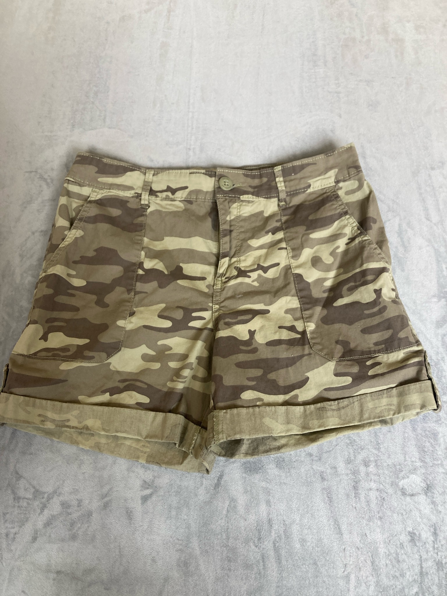 Social Standard Tan Camo Cargo Shorts Size S/CH