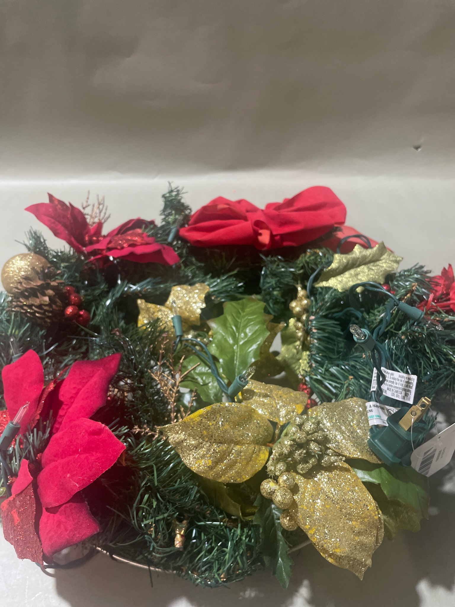 Green Red Gold Lighted Christmas Wreath