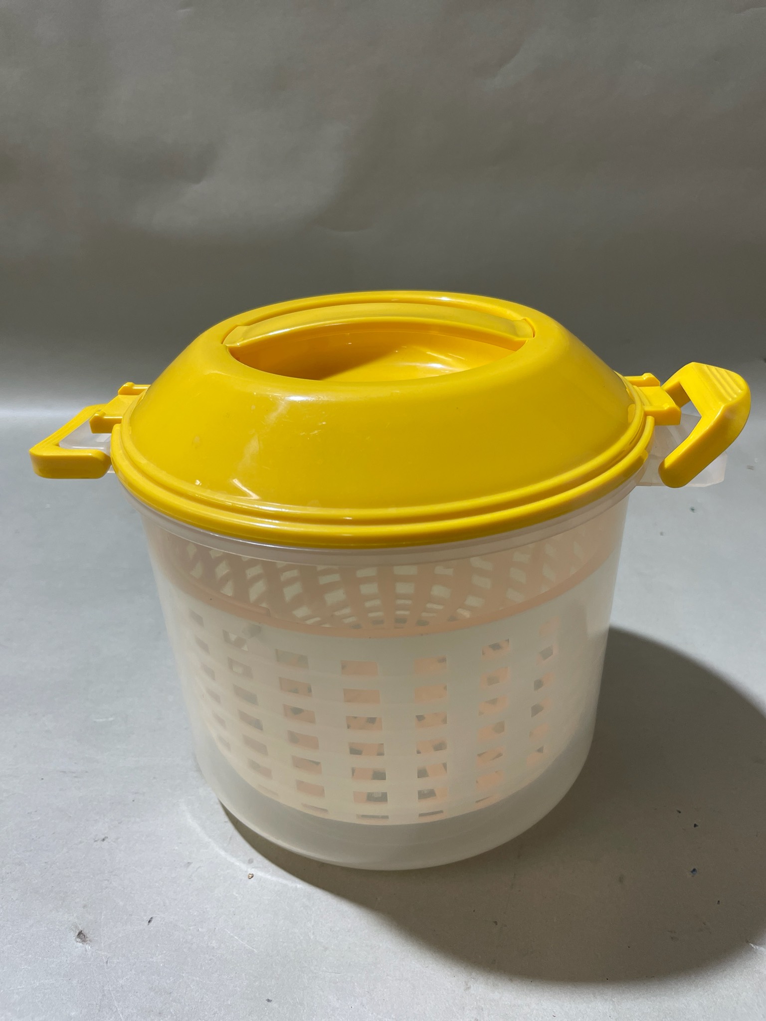 EKCO Yellow Covered Plastic Food Strainer