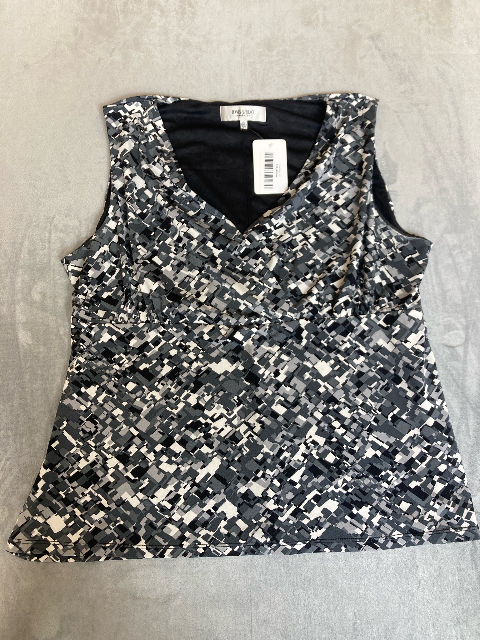 Jones Studio Separates Black Gray White Geometric Print Sleeveless Top Size XL