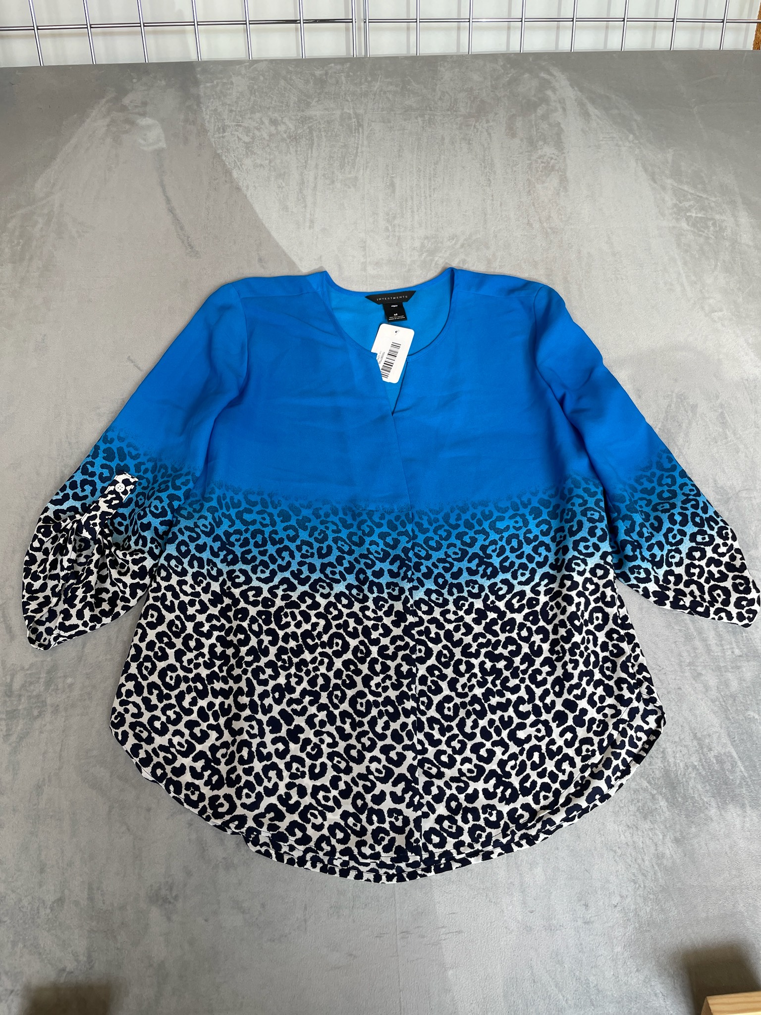 Investments Blue Leopard Print Polyester Tunic Blouse Size M
