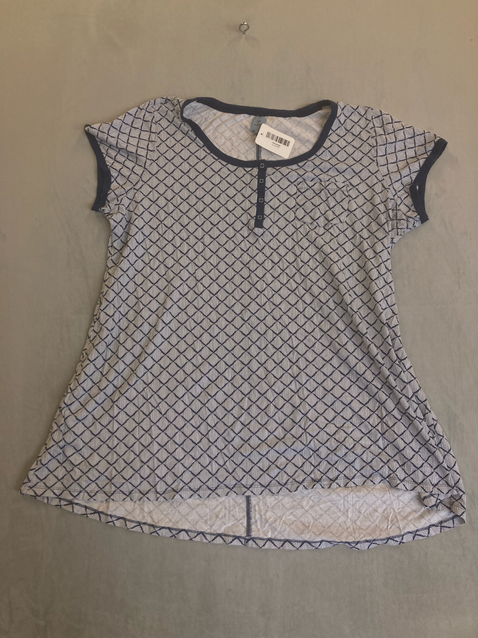JANE AND BLEECKER White and Navy Diamond Knit Henley Top
