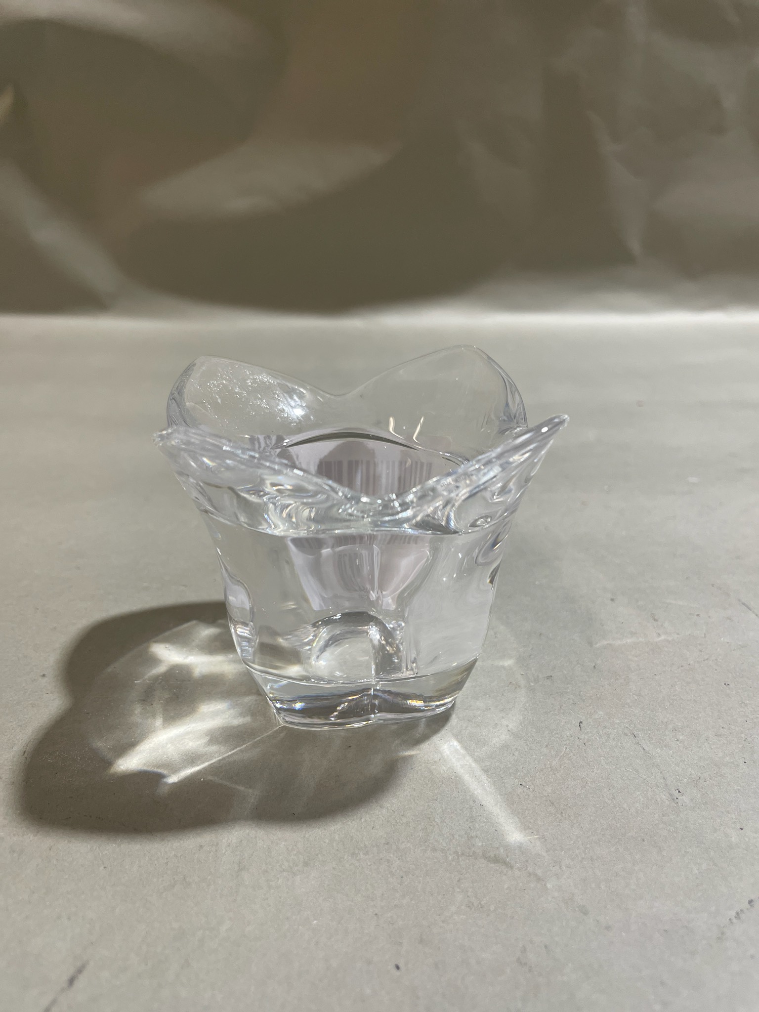Clear Petal Rim Glass Candle Holder