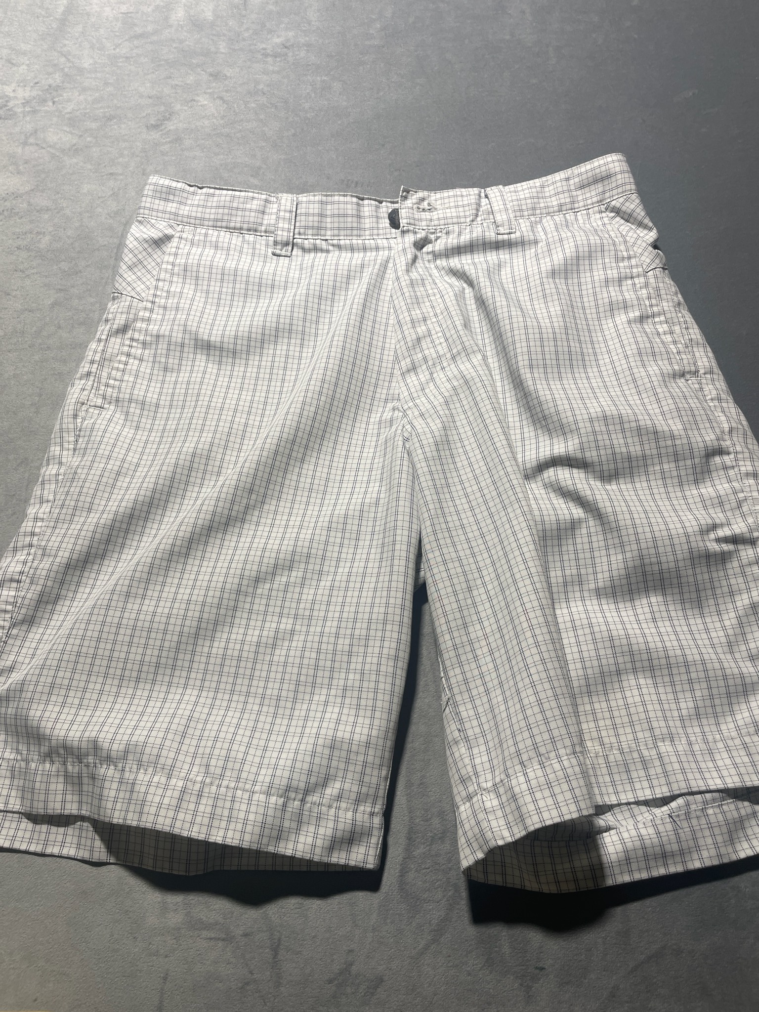 Callaway White and Gray Geometric Pattern Shorts Size 32