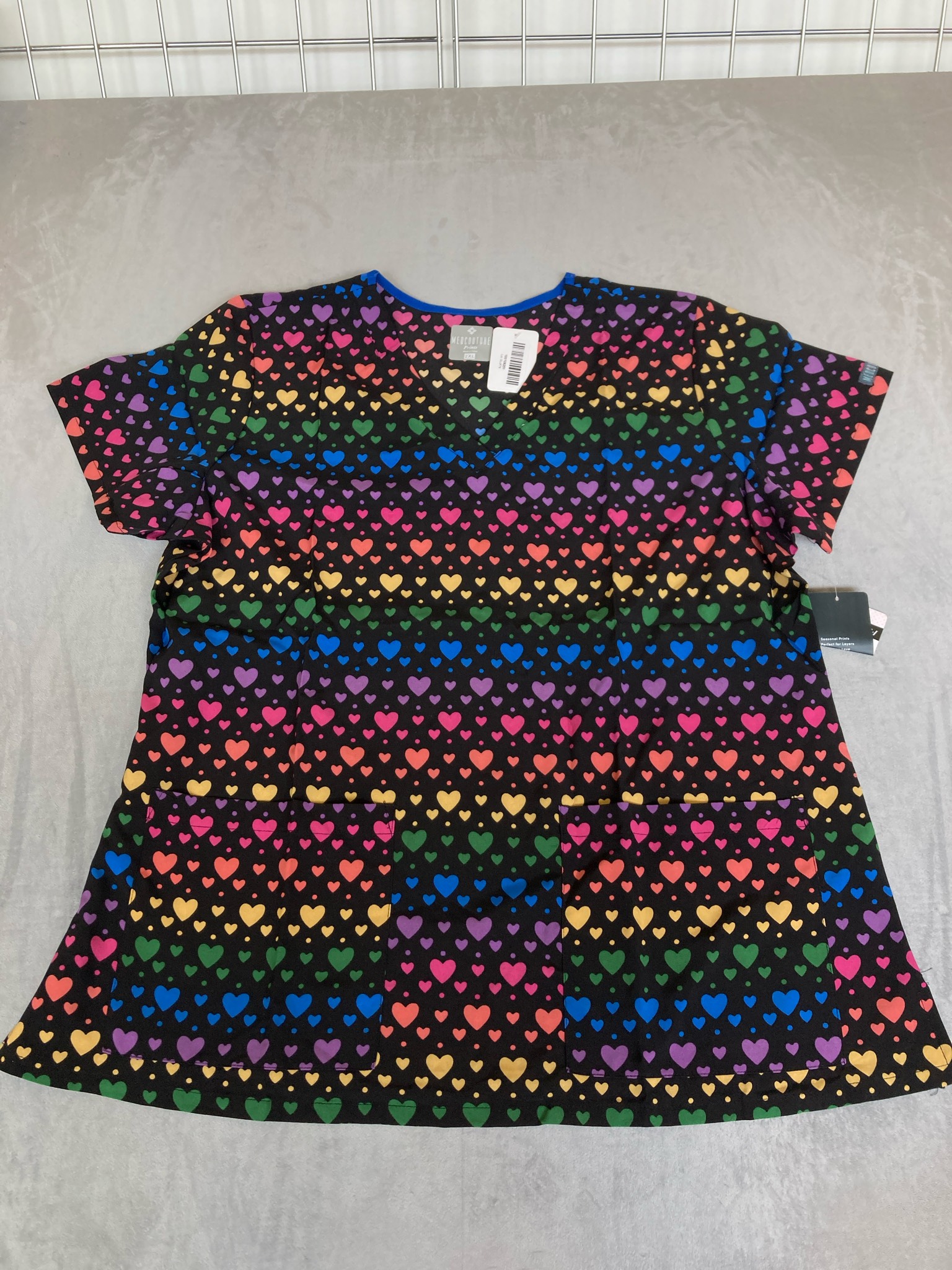 Med Couture Black Multicolor Heart Print Scrub Top Size 2XL