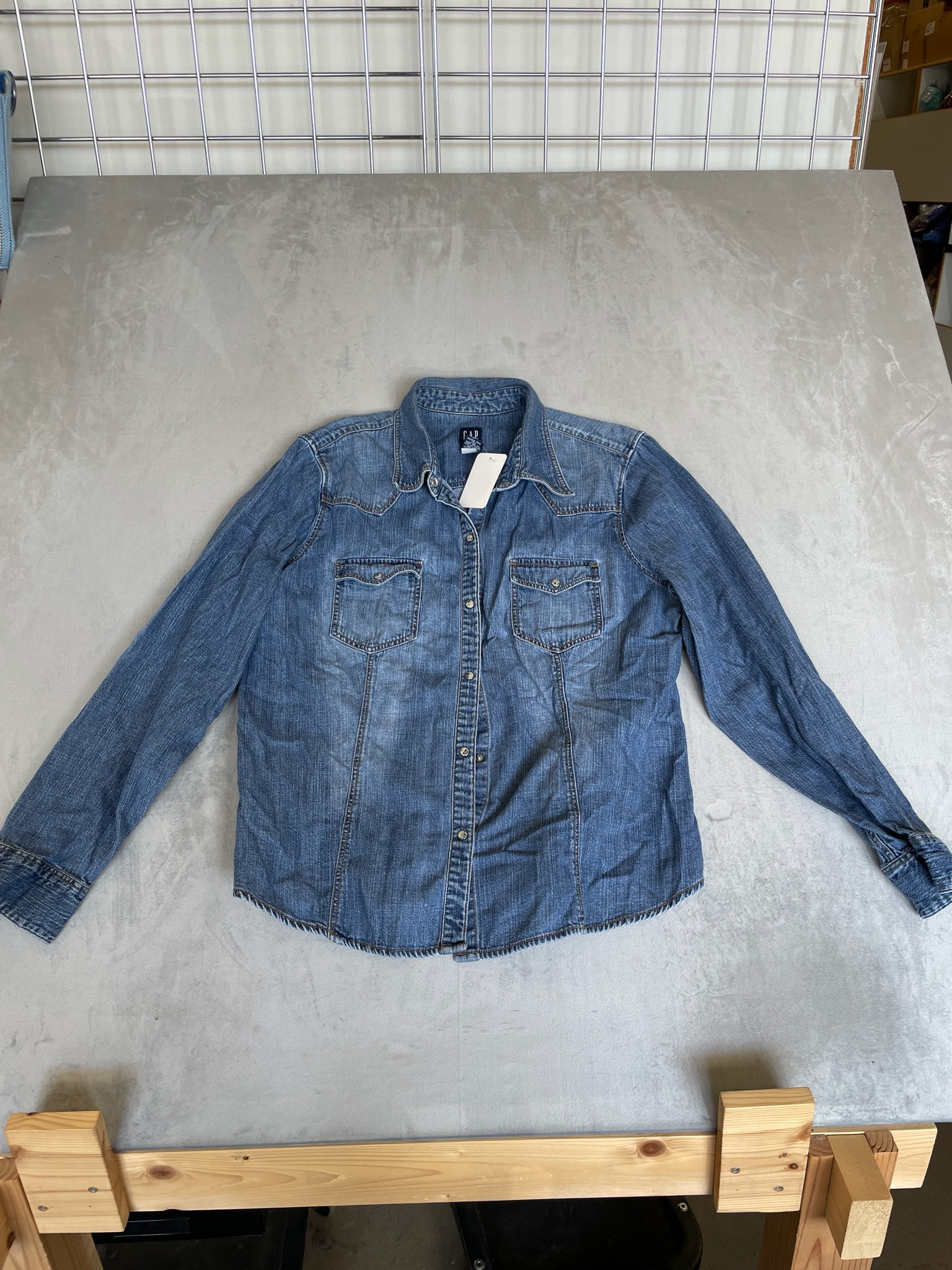 GAP Medium Blue Denim Long Sleeve Shirt Size XL