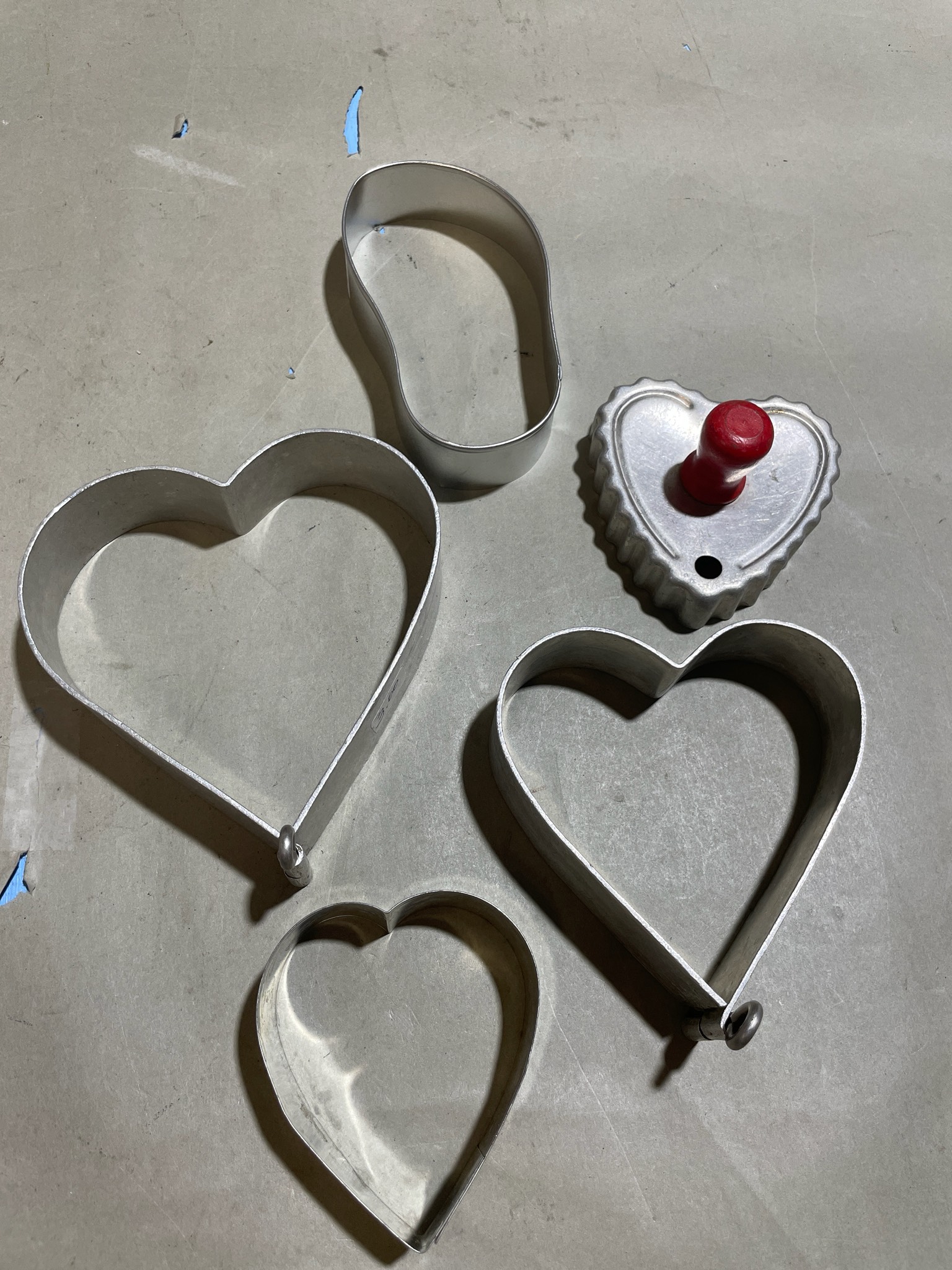 Silver Metal Heart Shaped Cookie Cutter Set